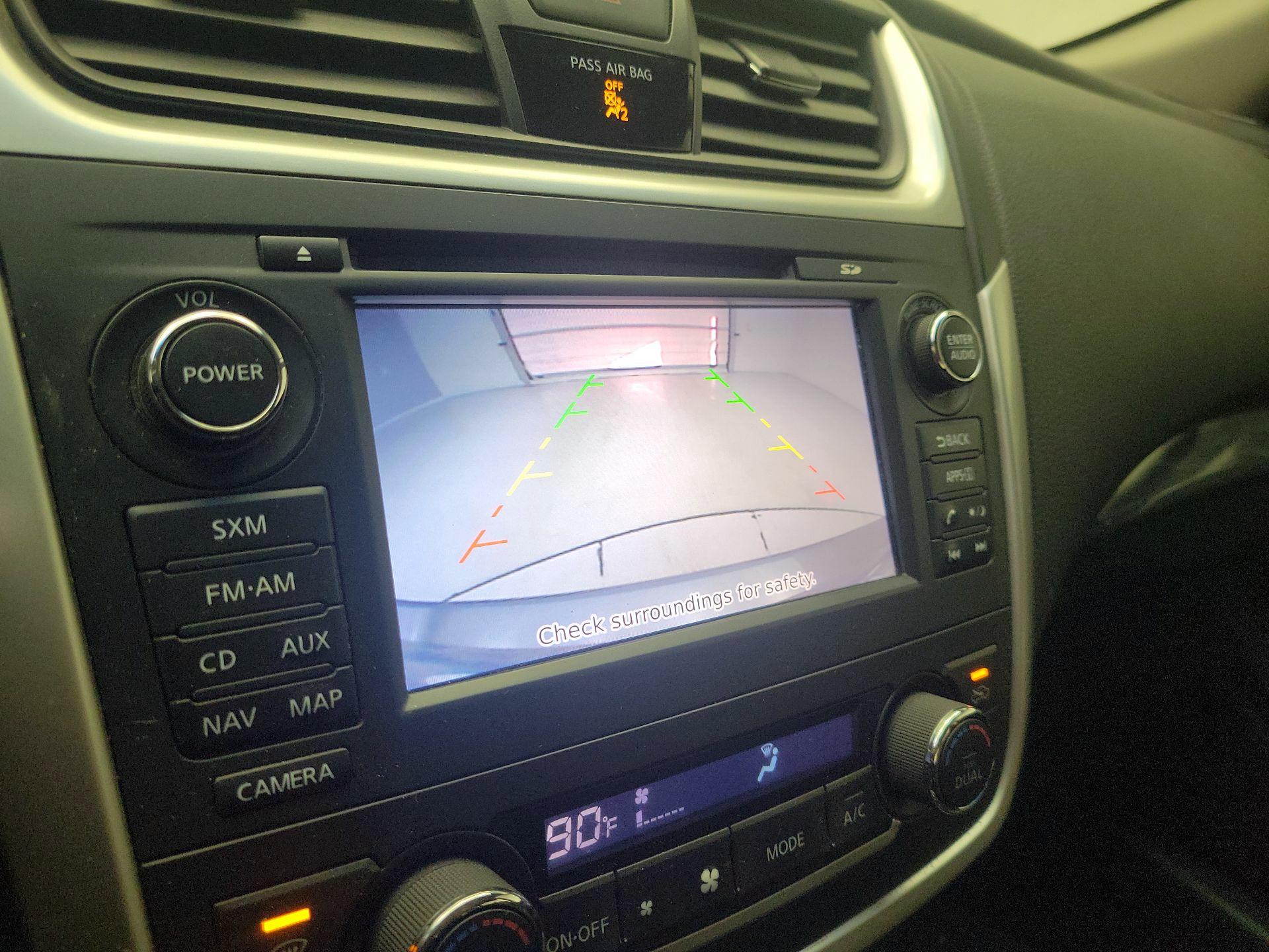 Thumbnail: 2016 Nissan Altima - 14