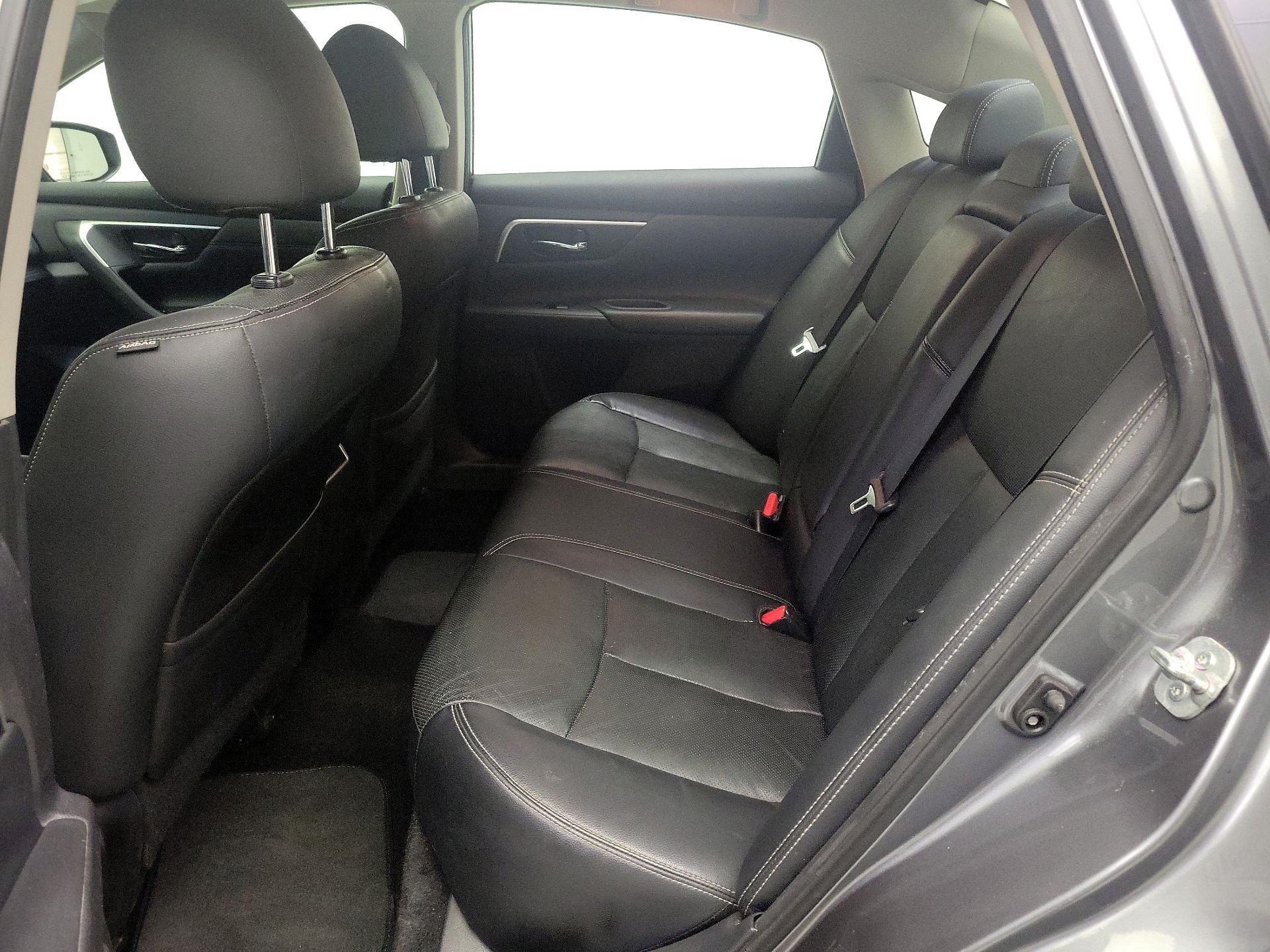 Thumbnail: 2016 Nissan Altima - 20