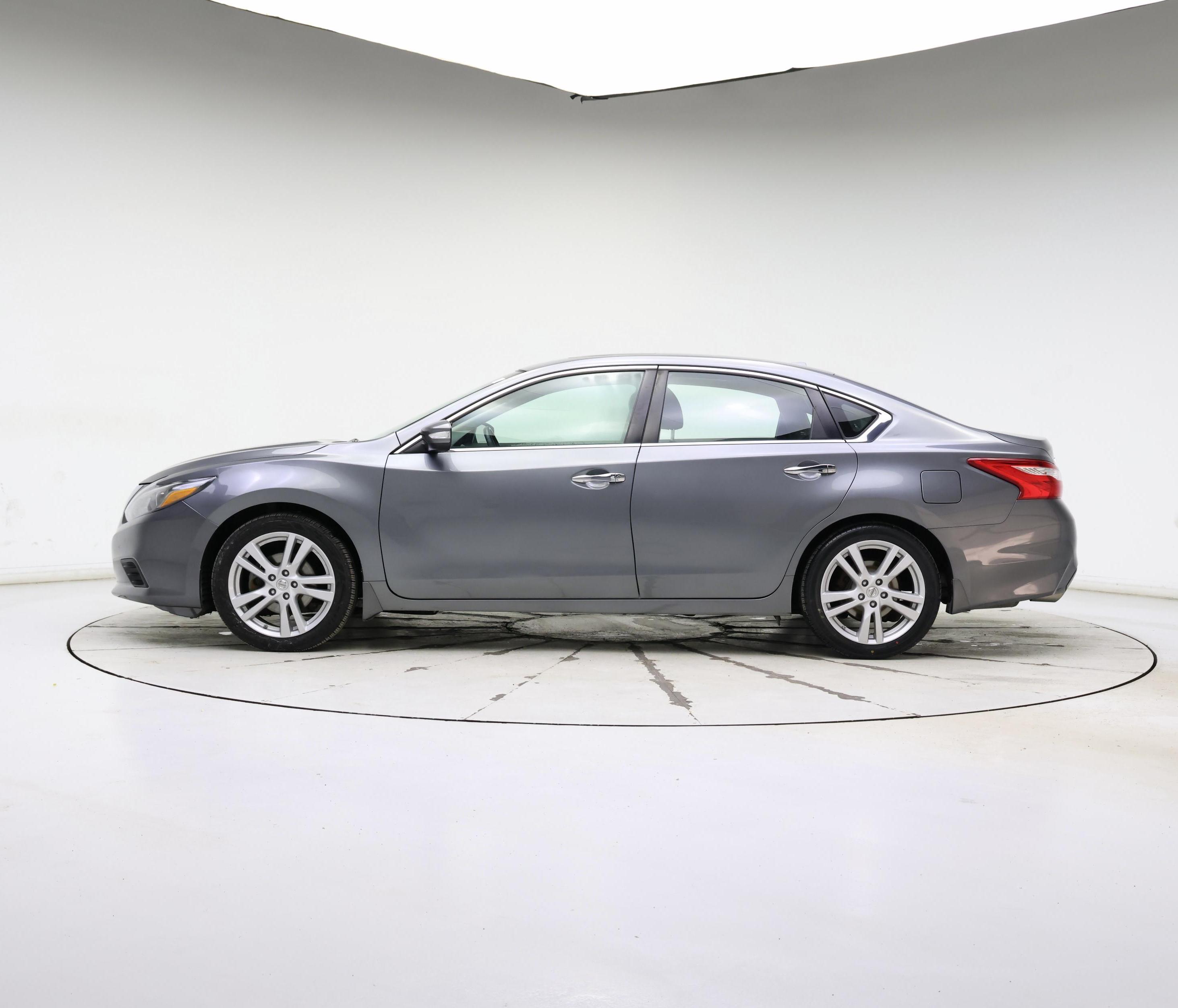 Thumbnail: 2016 Nissan Altima - 3