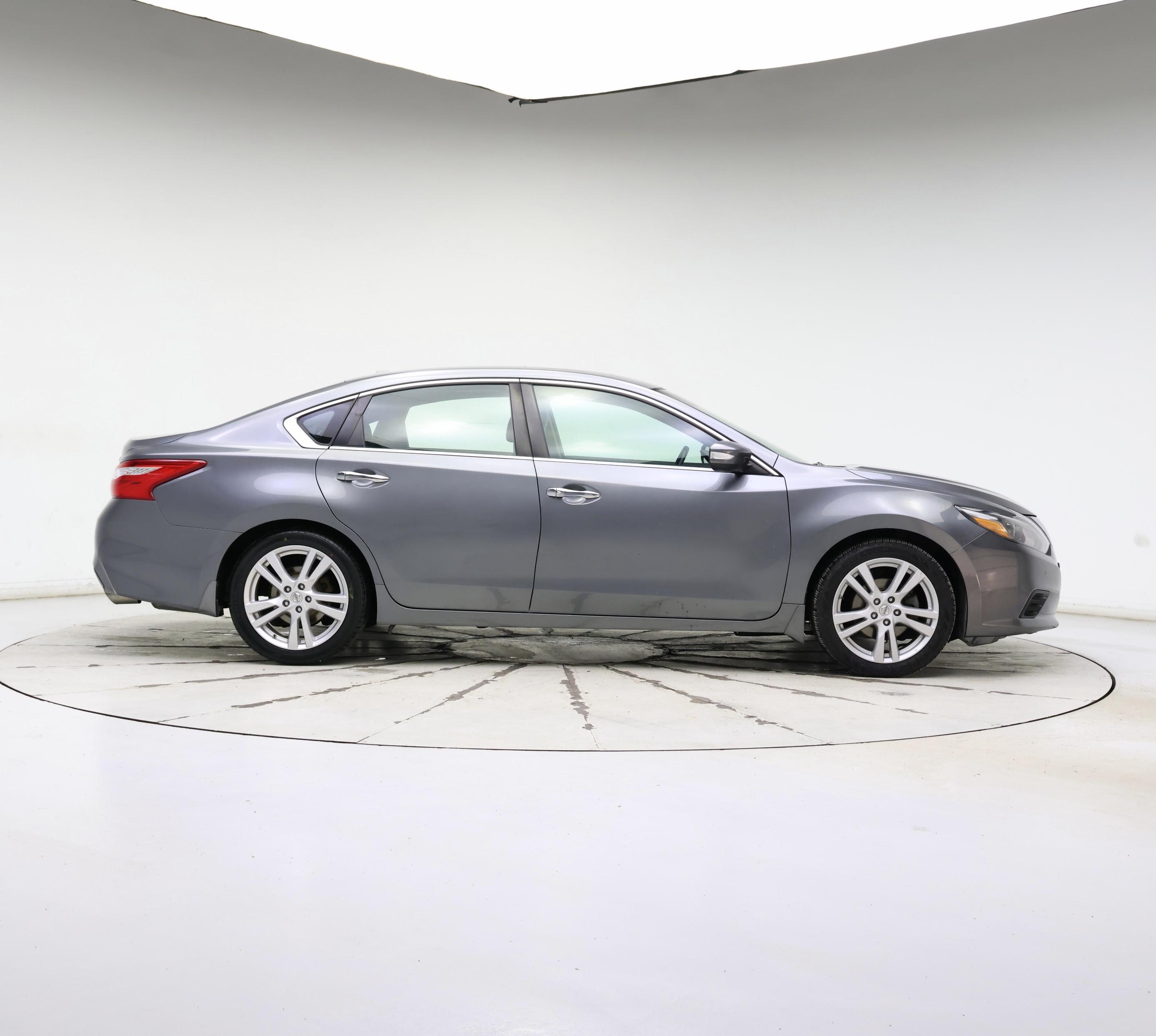 Thumbnail: 2016 Nissan Altima - 7