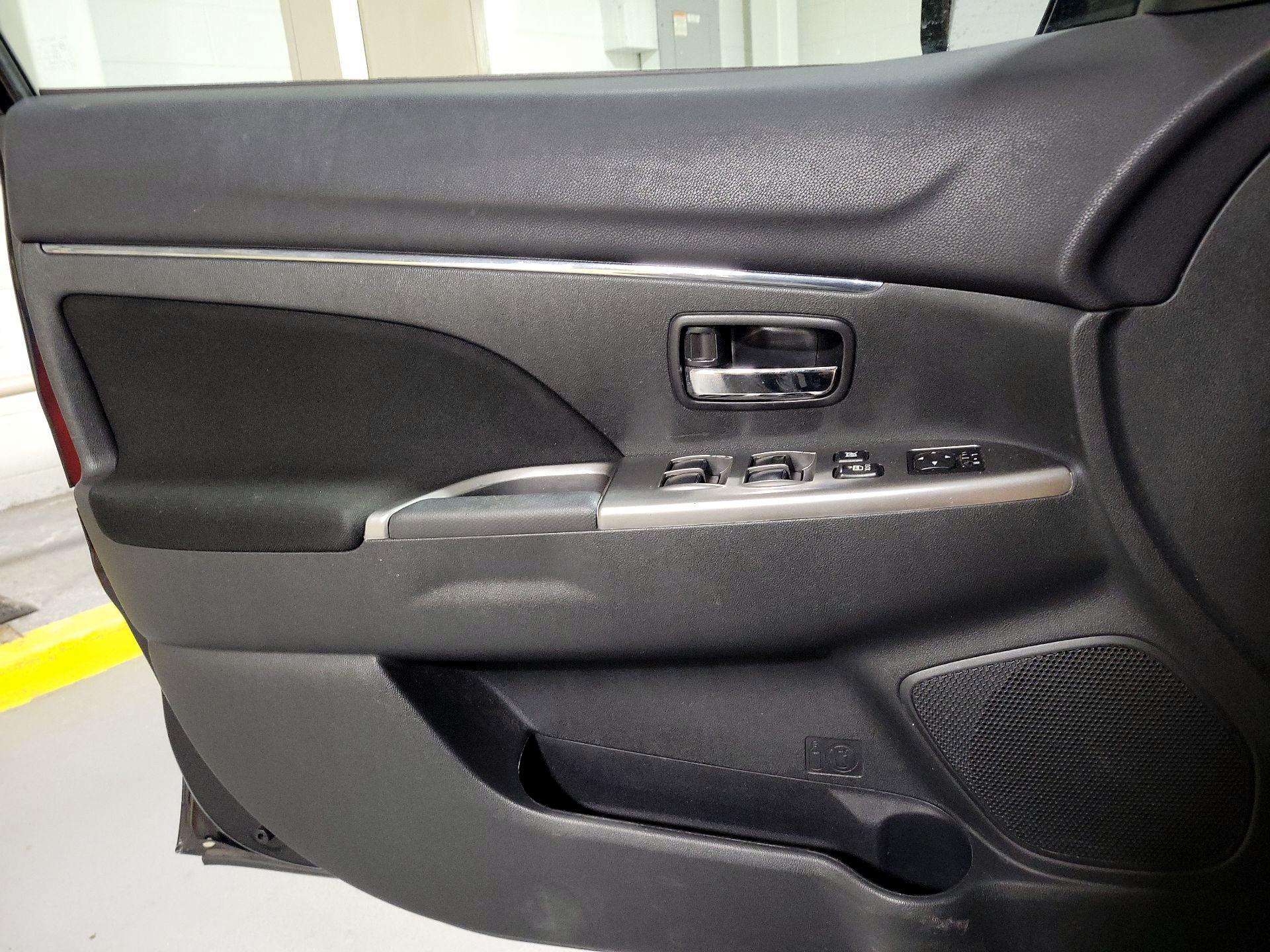 Thumbnail: 2018 Mitsubishi Outlander Sport - 10