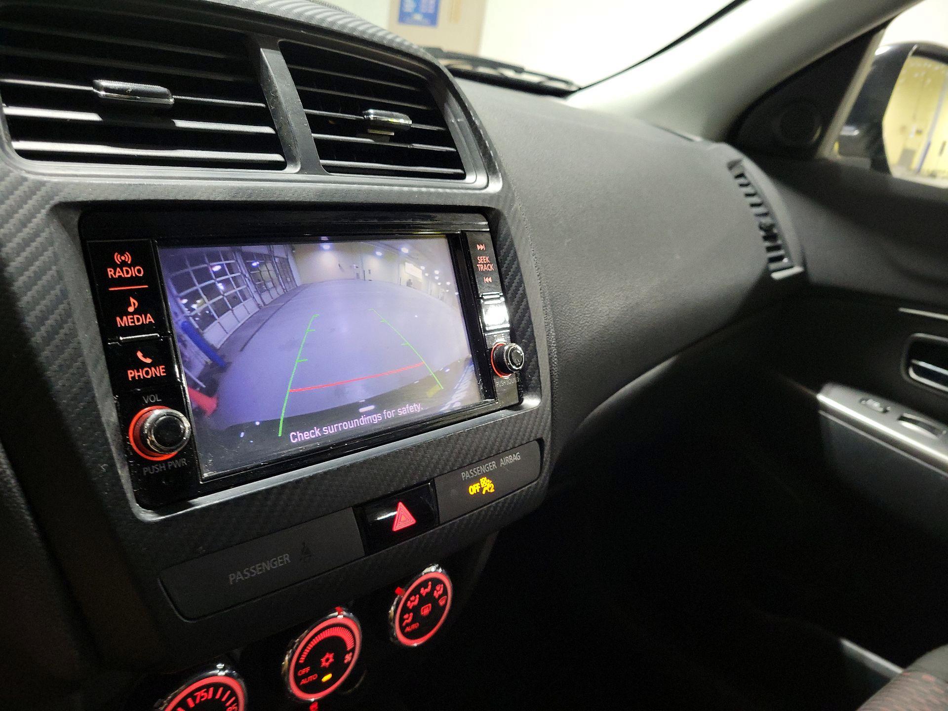 Thumbnail: 2018 Mitsubishi Outlander Sport - 11