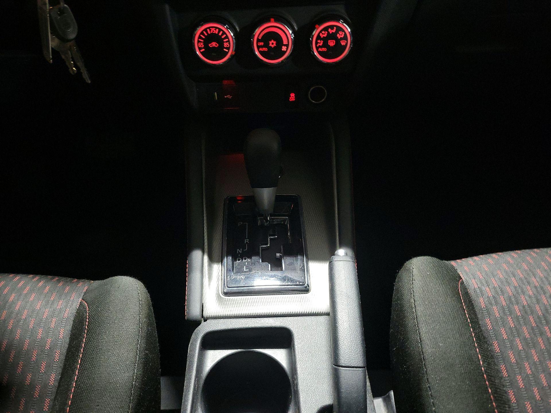 Thumbnail: 2018 Mitsubishi Outlander Sport - 14