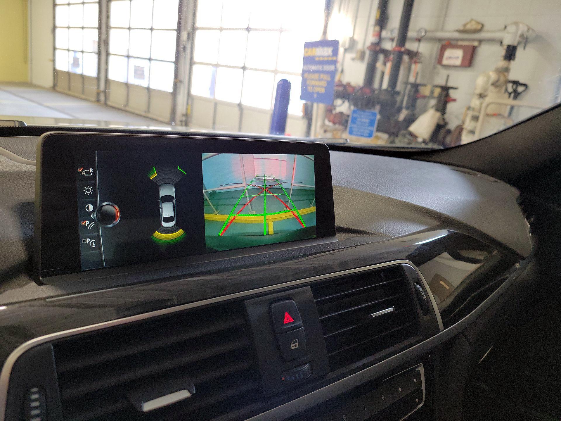 Thumbnail: 2017 BMW 3 Series - 12