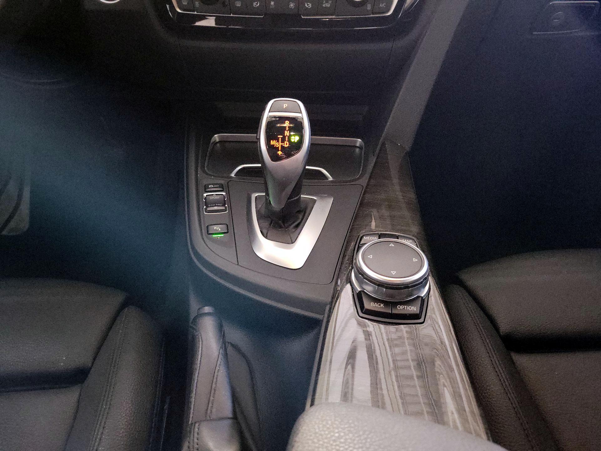 Thumbnail: 2017 BMW 3 Series - 15