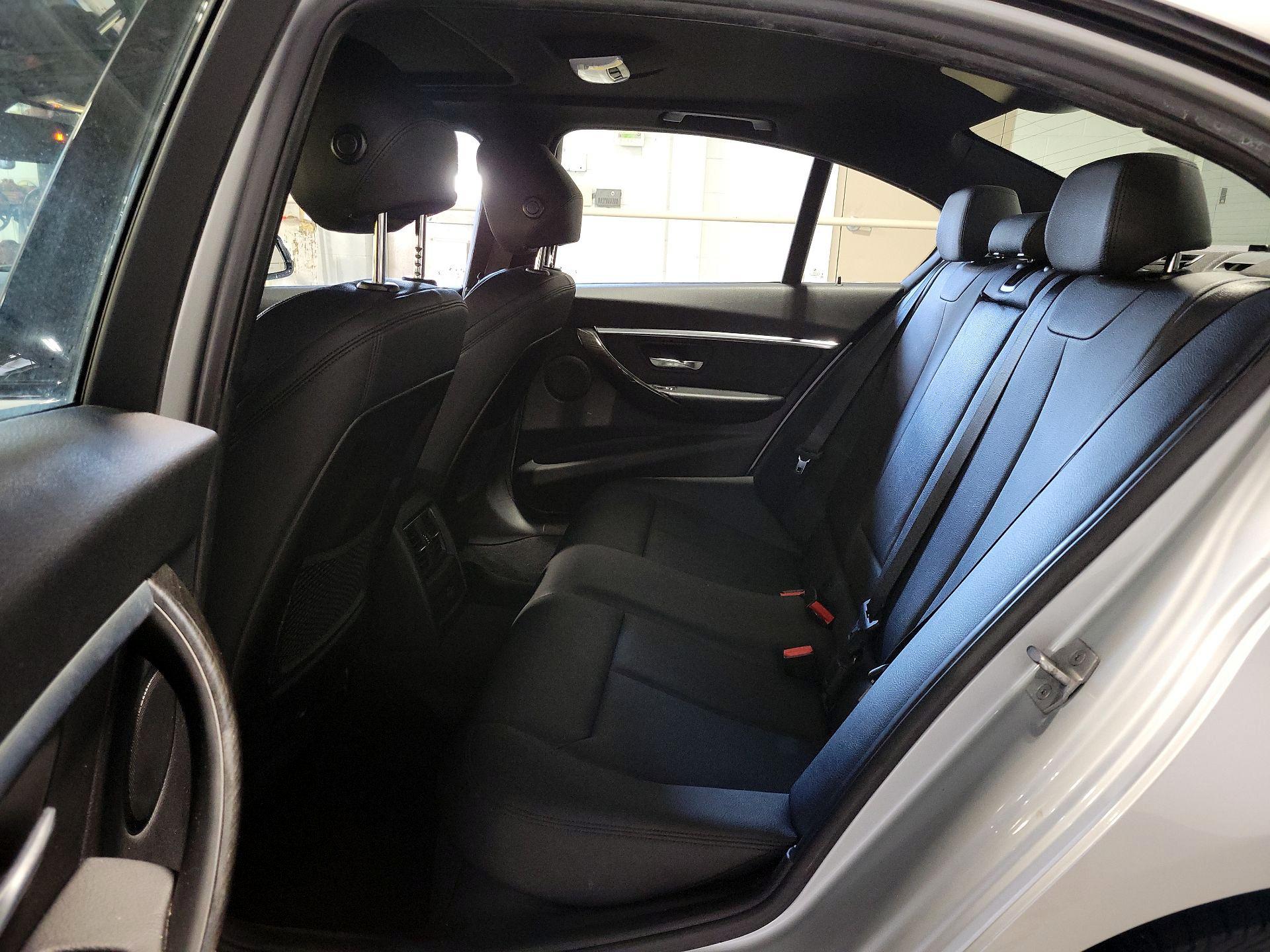 Thumbnail: 2017 BMW 3 Series - 18