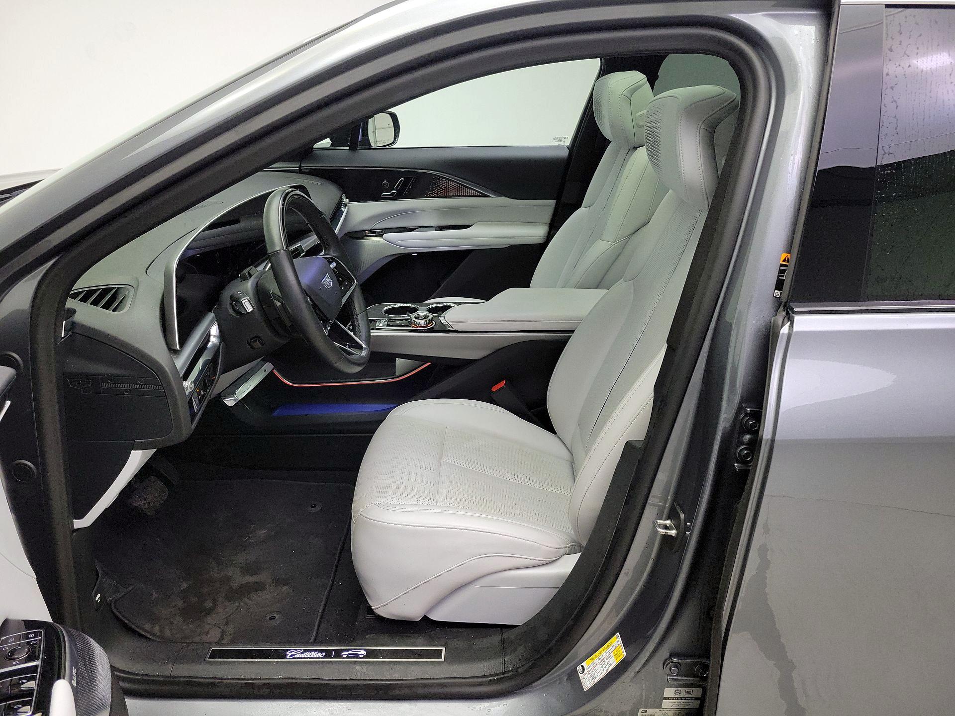 Thumbnail: 2023 Cadillac Lyriq - 11