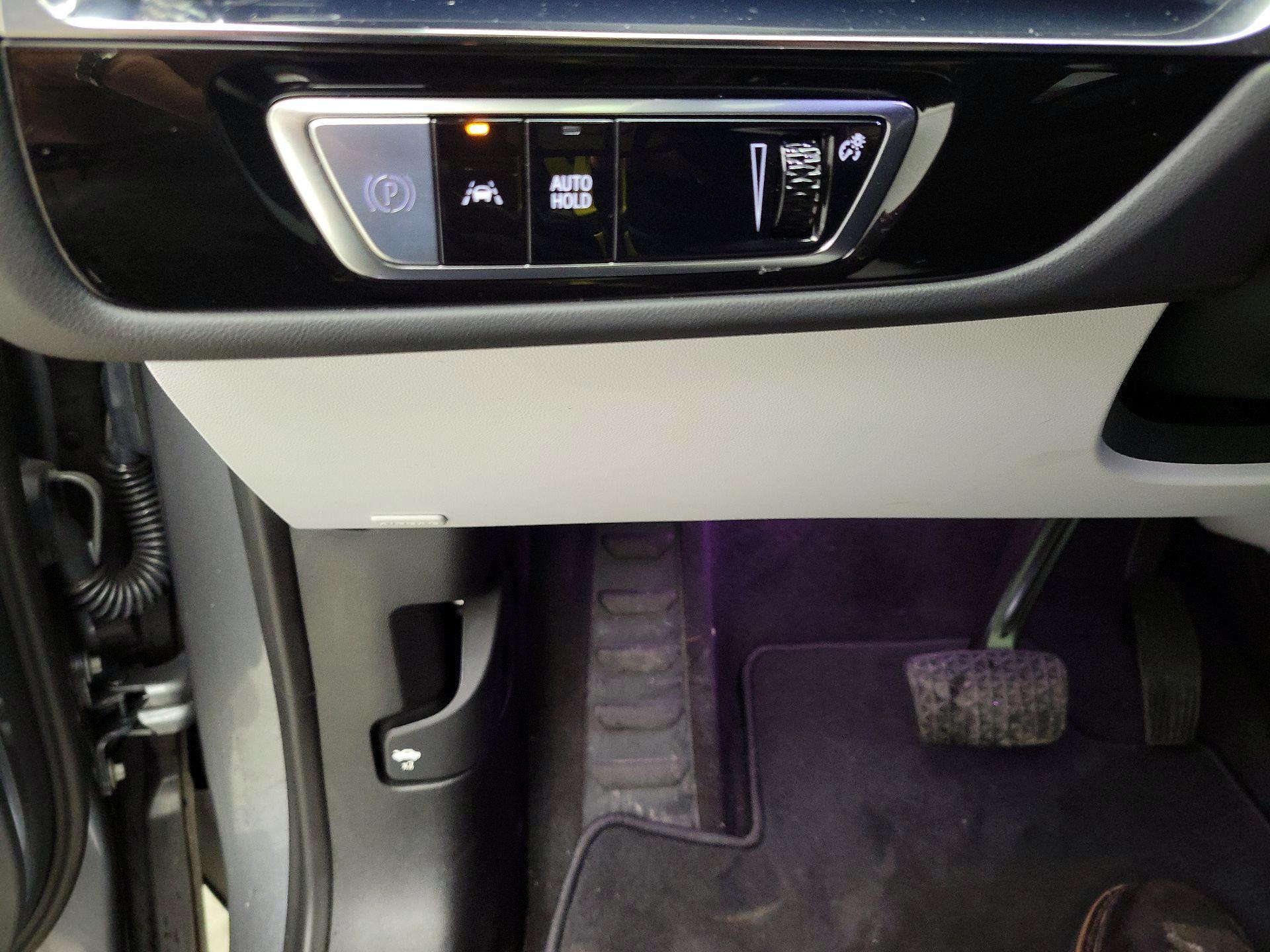 Thumbnail: 2023 Cadillac Lyriq - 13