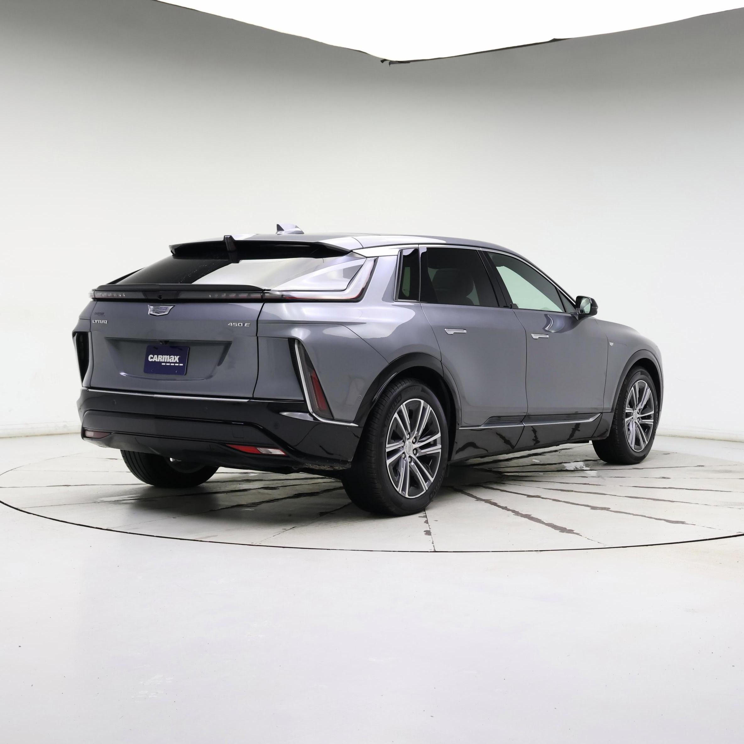 Thumbnail: 2023 Cadillac Lyriq - 8