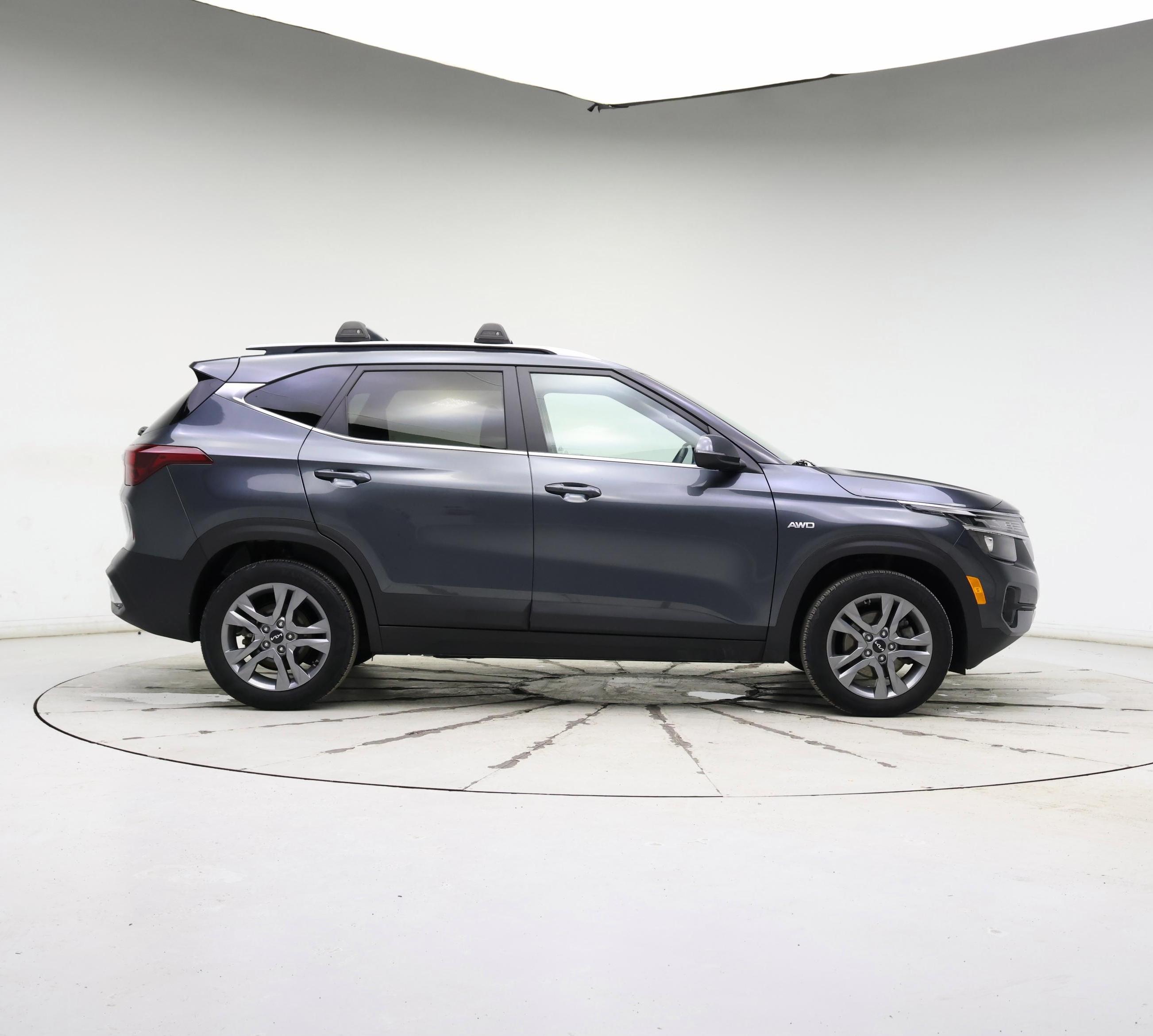 Thumbnail: 2023 Kia Seltos - 7