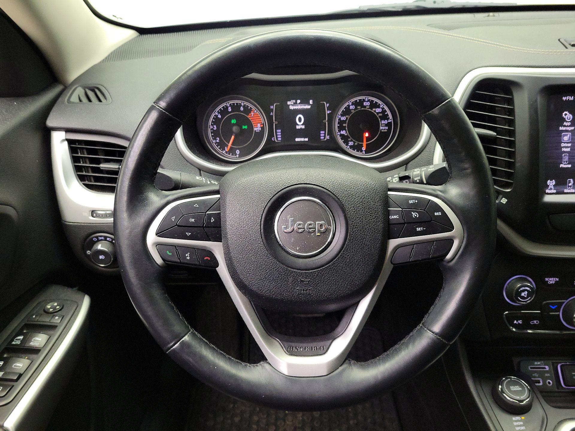 Thumbnail: 2018 Jeep Cherokee - 10