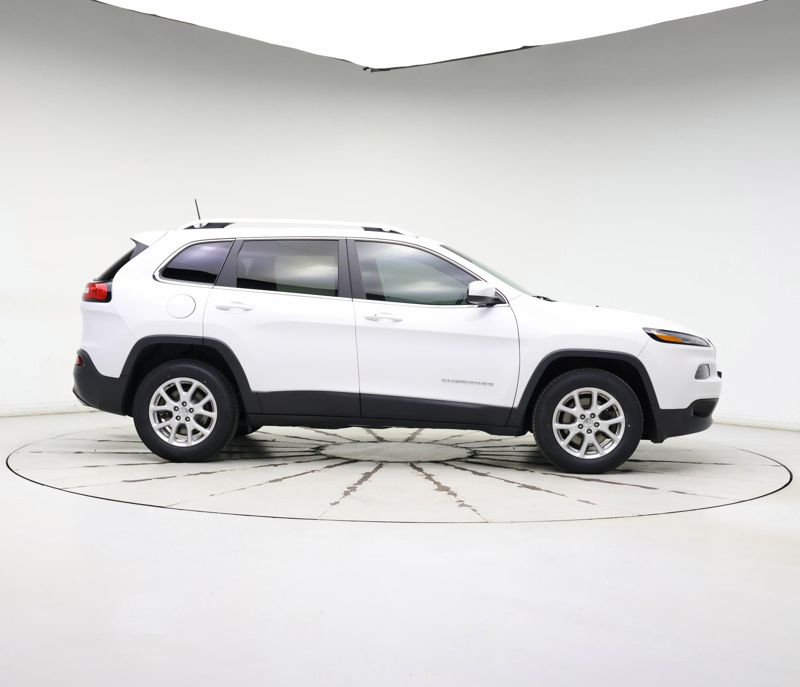 Thumbnail: 2018 Jeep Cherokee - 7