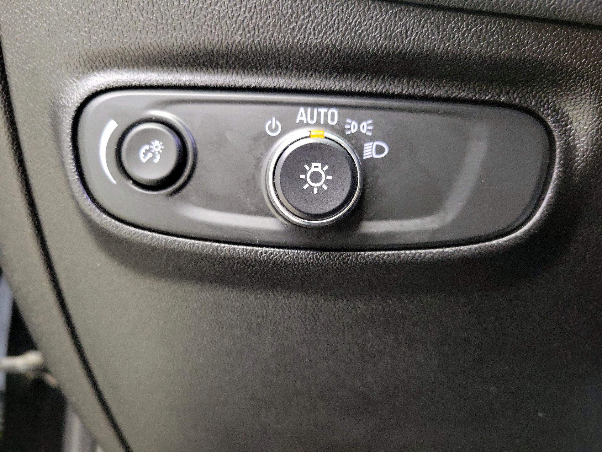 Thumbnail: 2018 Chevrolet Equinox - 13