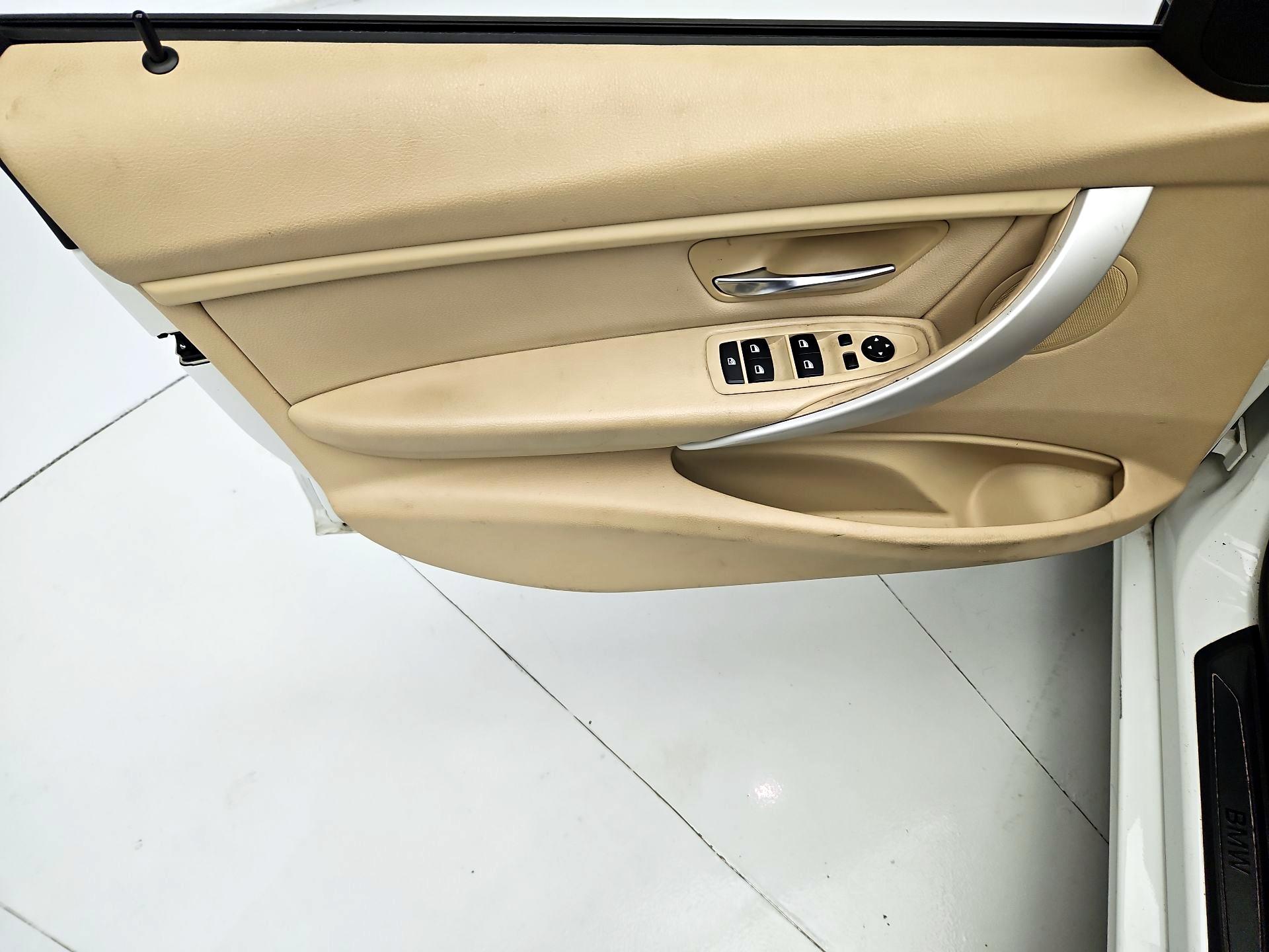 Thumbnail: 2014 BMW 3 Series - 12