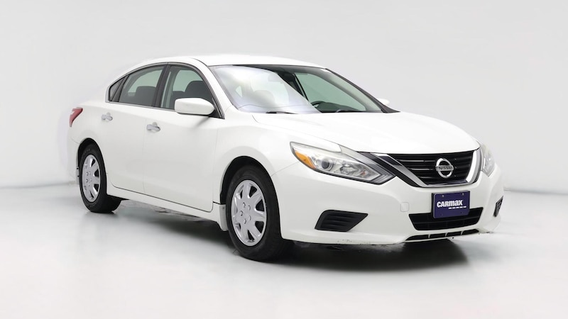2017 Nissan Altima S Hero Image