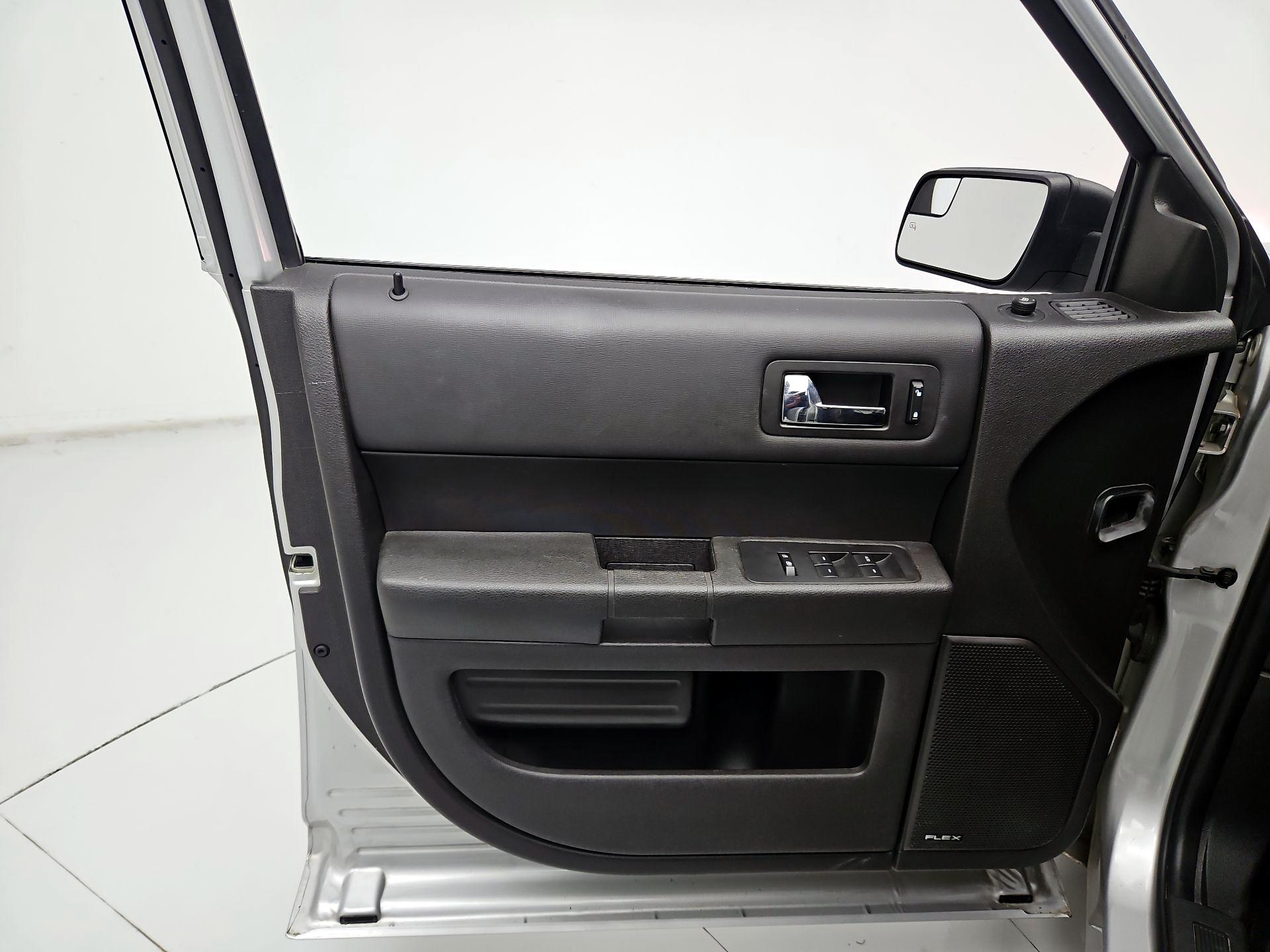 Thumbnail: 2019 Ford Flex - 12