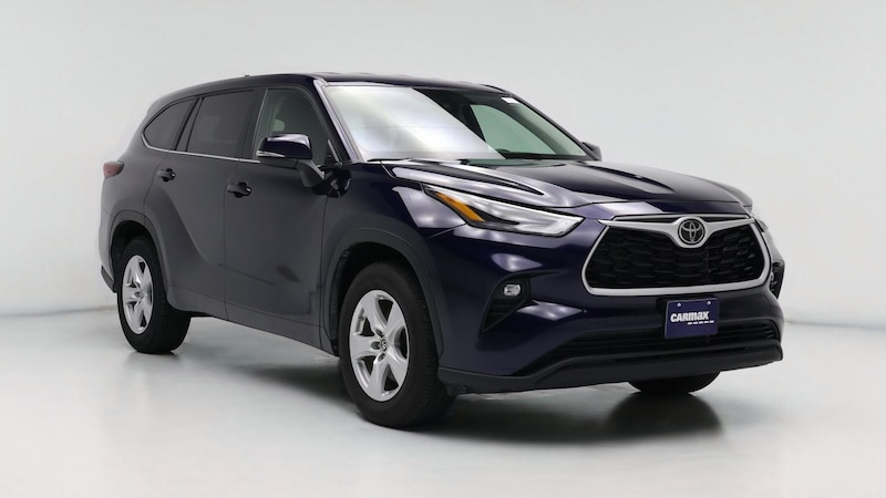 2024 Toyota Highlander LE Hero Image