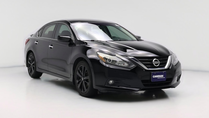 2017 Nissan Altima SR Hero Image