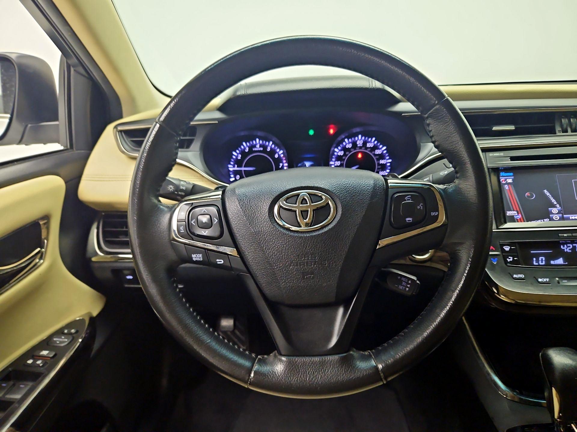 Thumbnail: 2015 Toyota Avalon - 10
