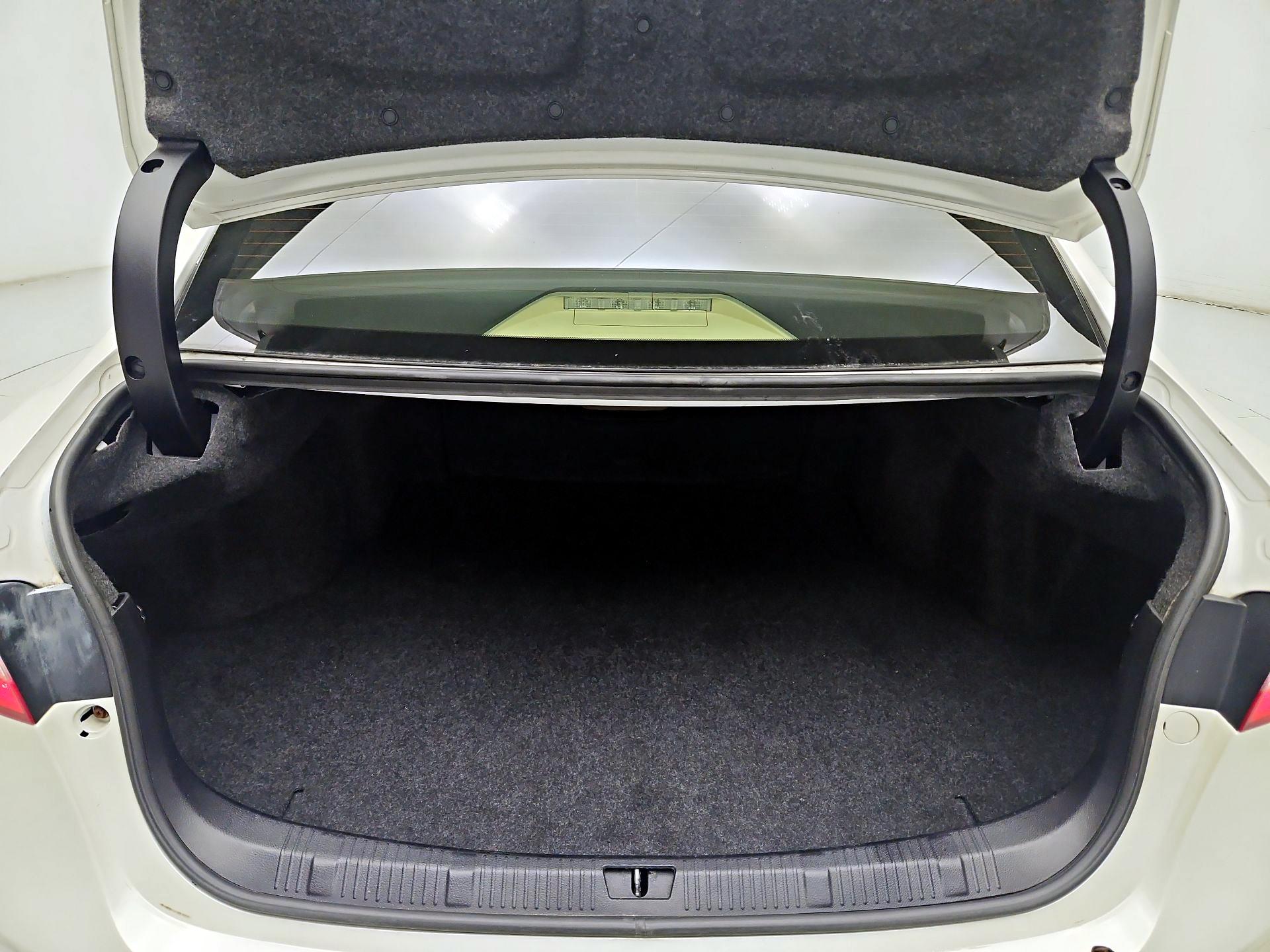 Thumbnail: 2015 Toyota Avalon - 18