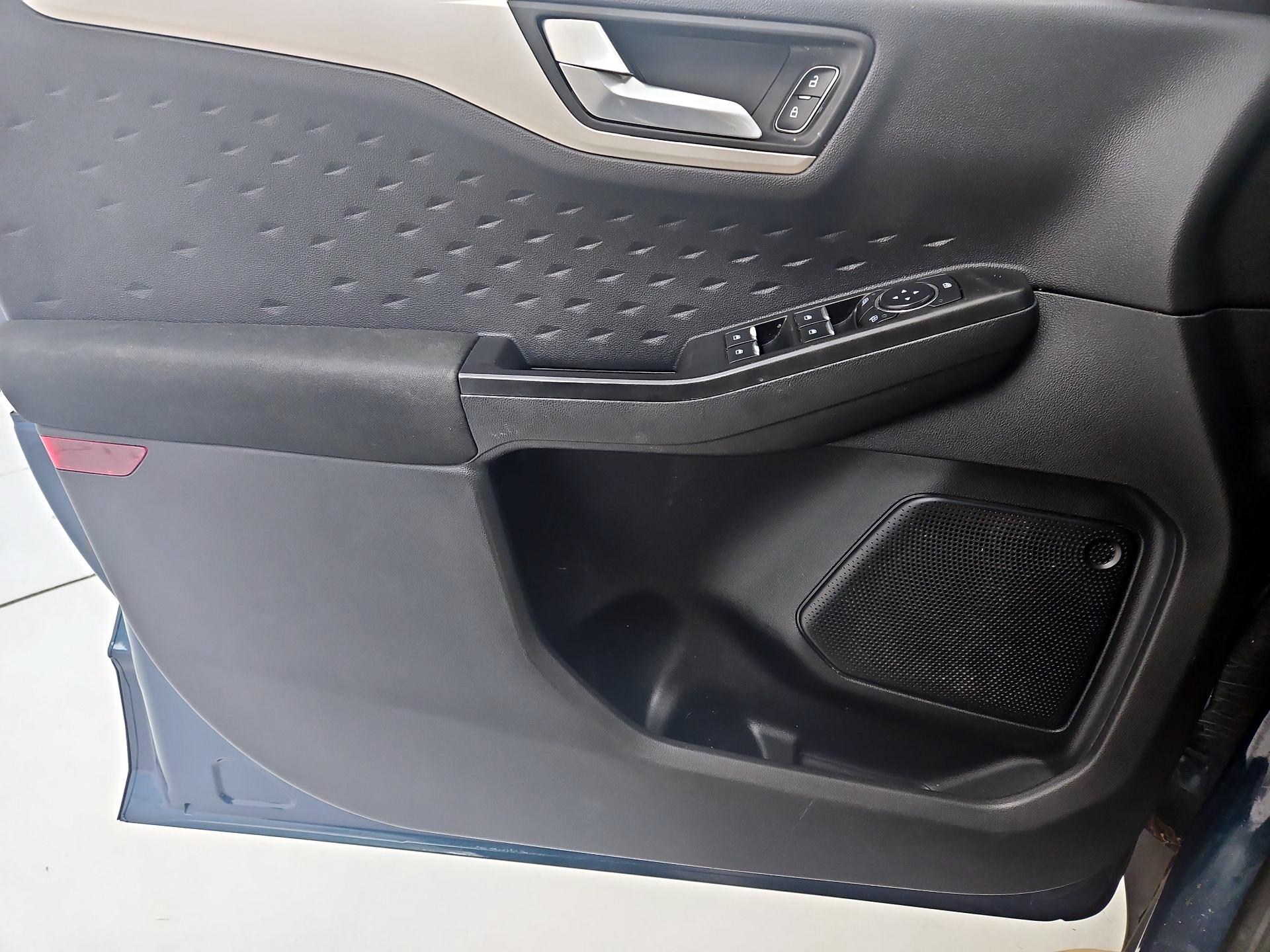 Thumbnail: 2020 Ford Escape - 12