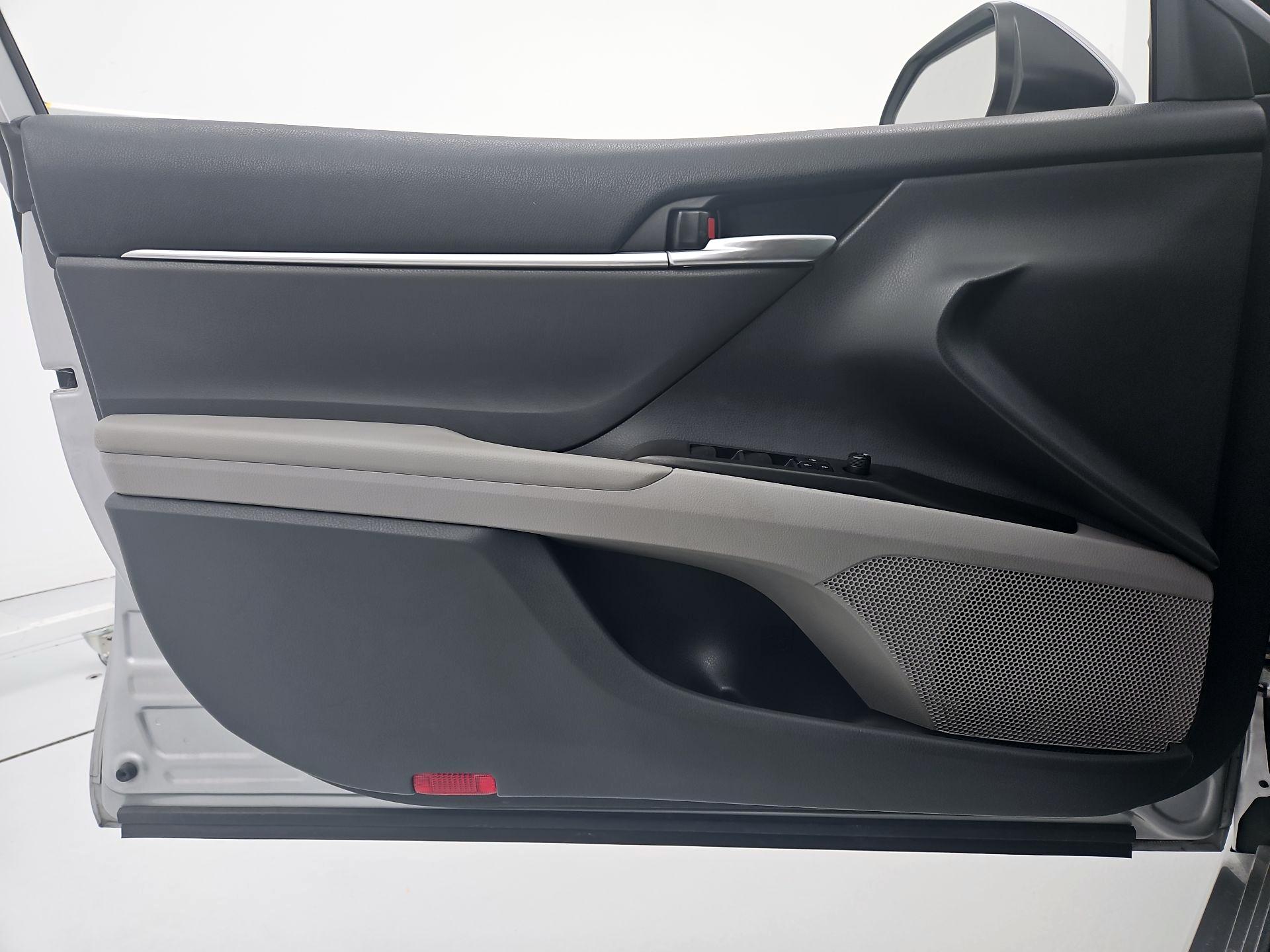 Thumbnail: 2023 Toyota Camry - 12