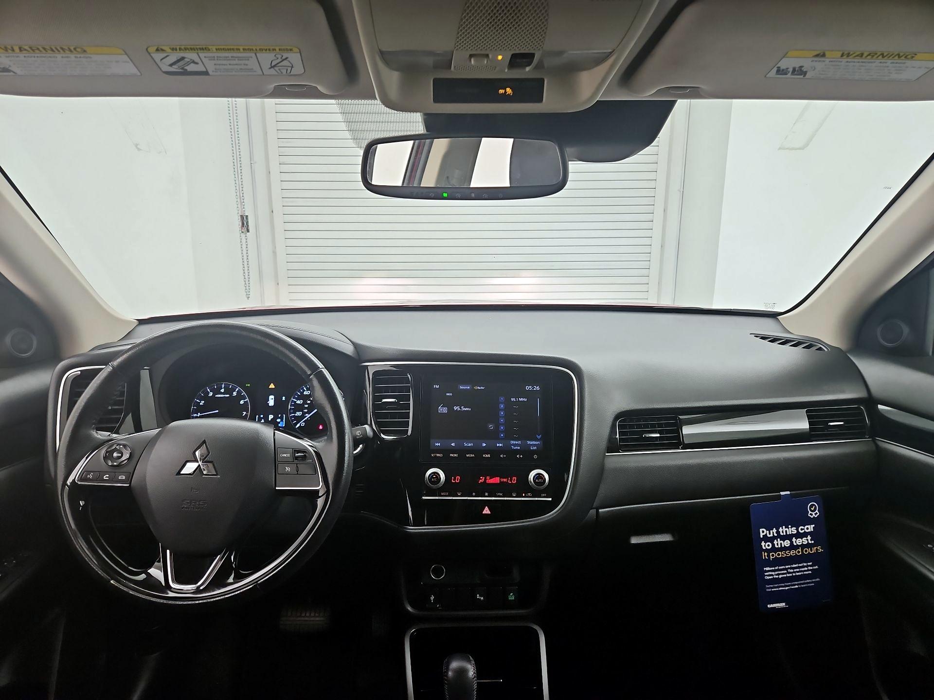 Thumbnail: 2020 Mitsubishi Outlander - 9