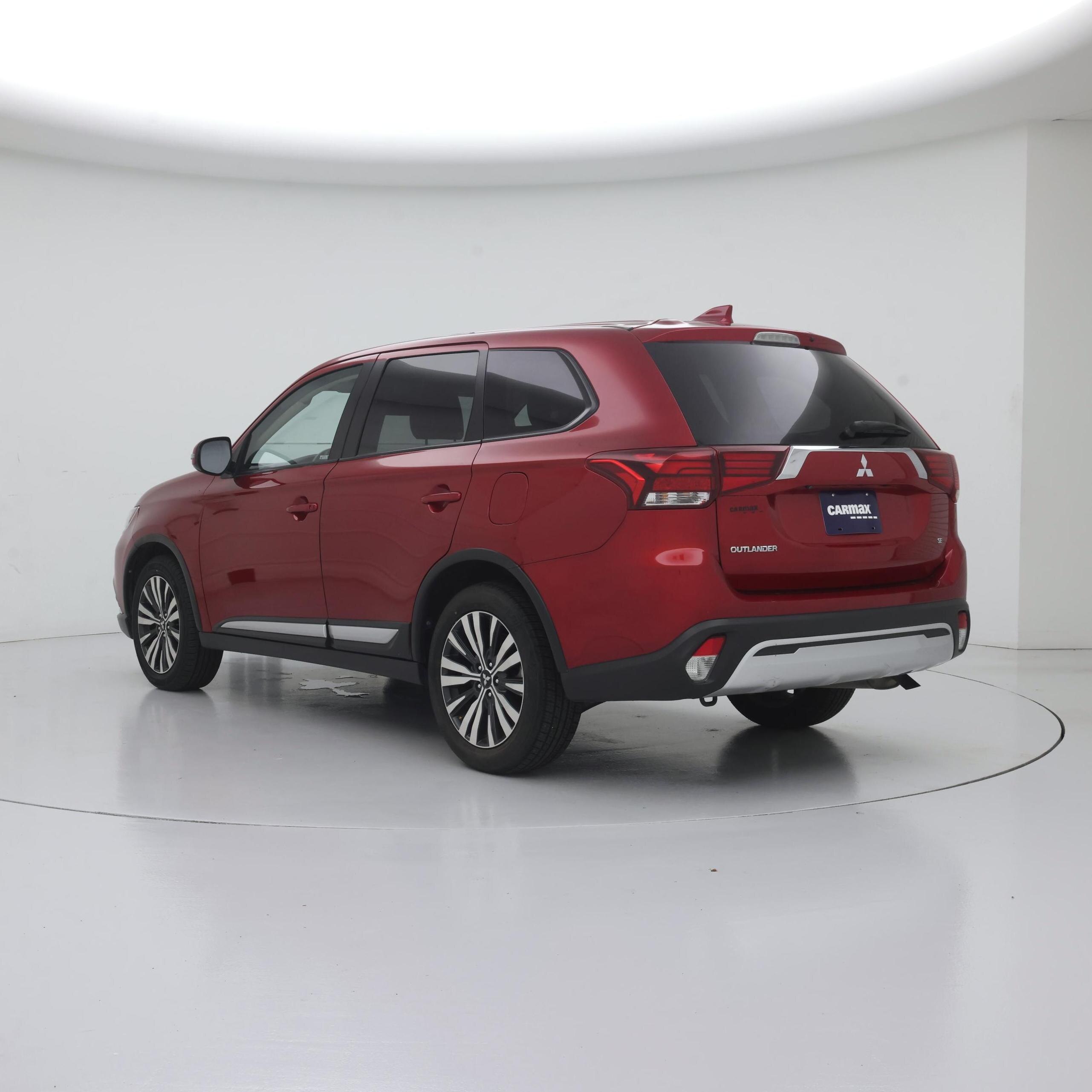 Thumbnail: 2020 Mitsubishi Outlander - 2