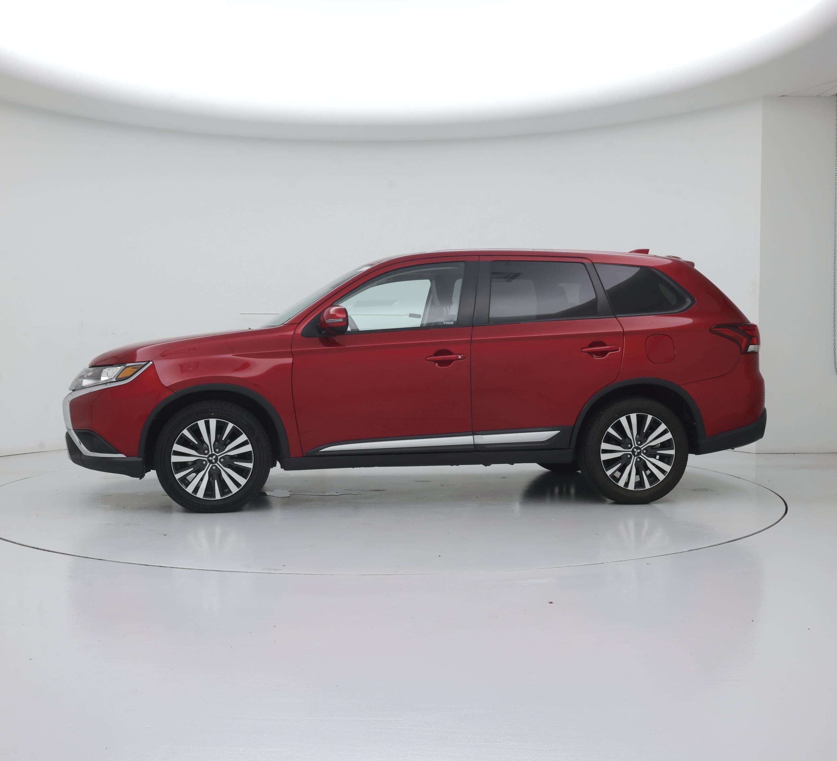 Thumbnail: 2020 Mitsubishi Outlander - 3