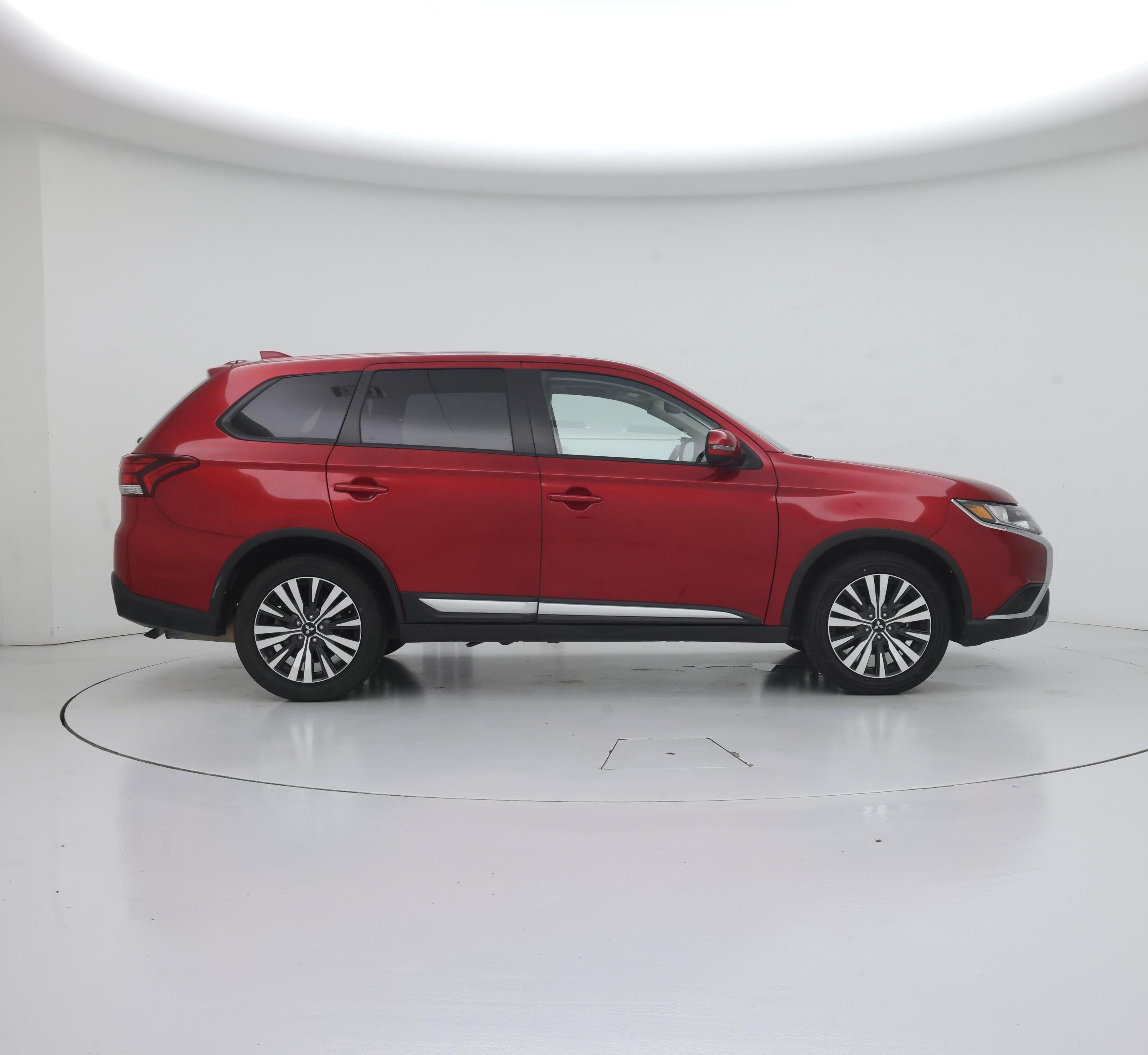 Thumbnail: 2020 Mitsubishi Outlander - 7