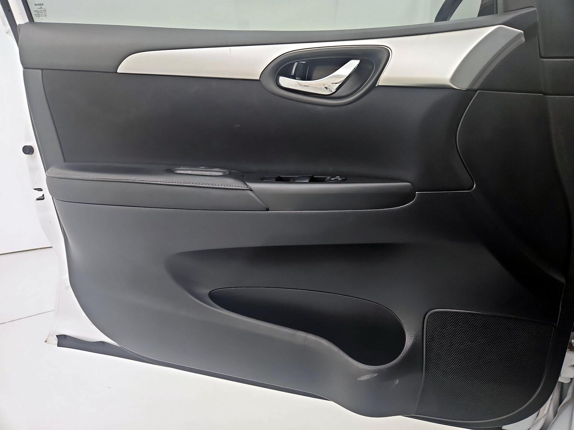 Thumbnail: 2019 Nissan Sentra - 12