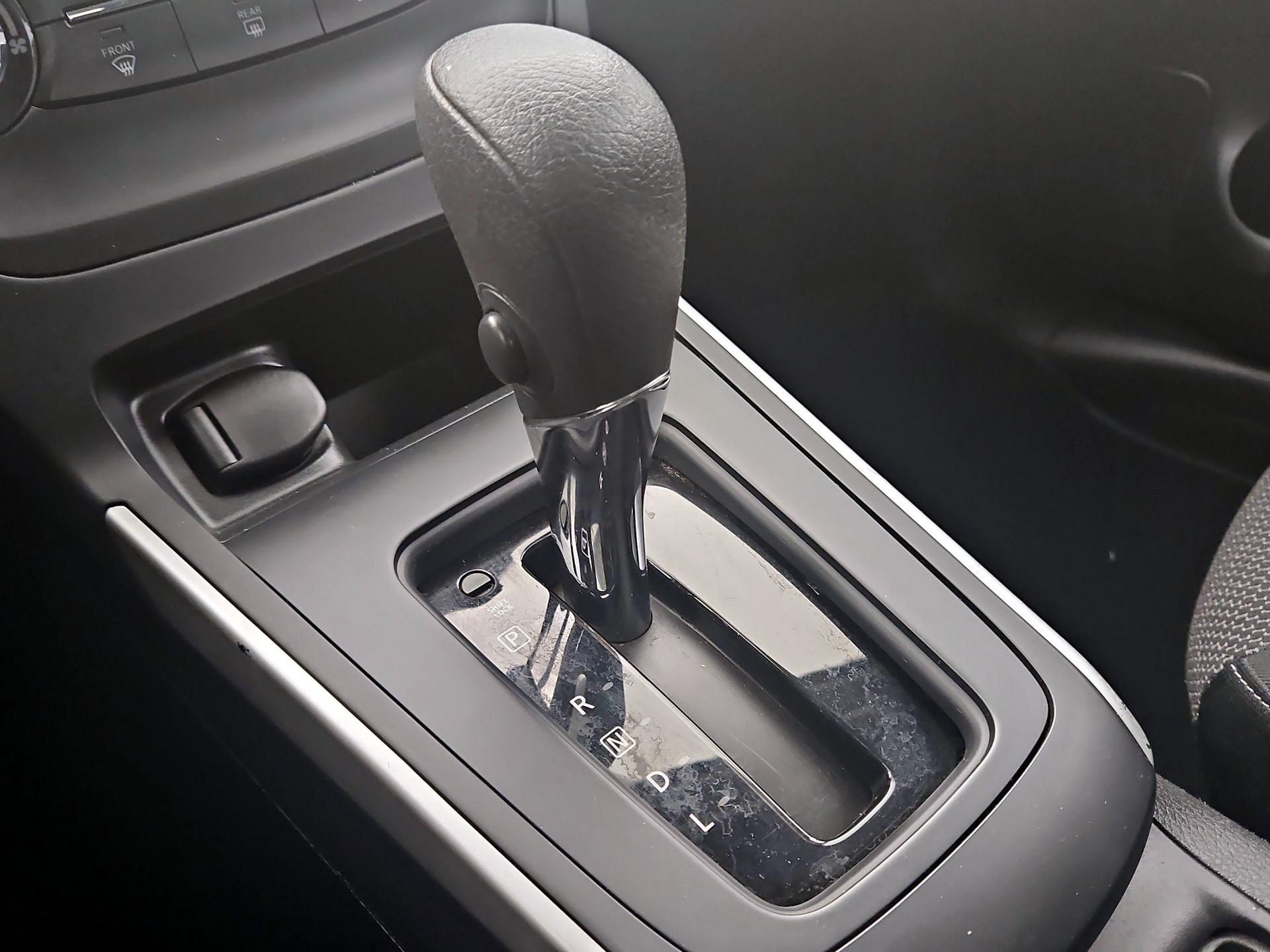 Thumbnail: 2019 Nissan Sentra - 17