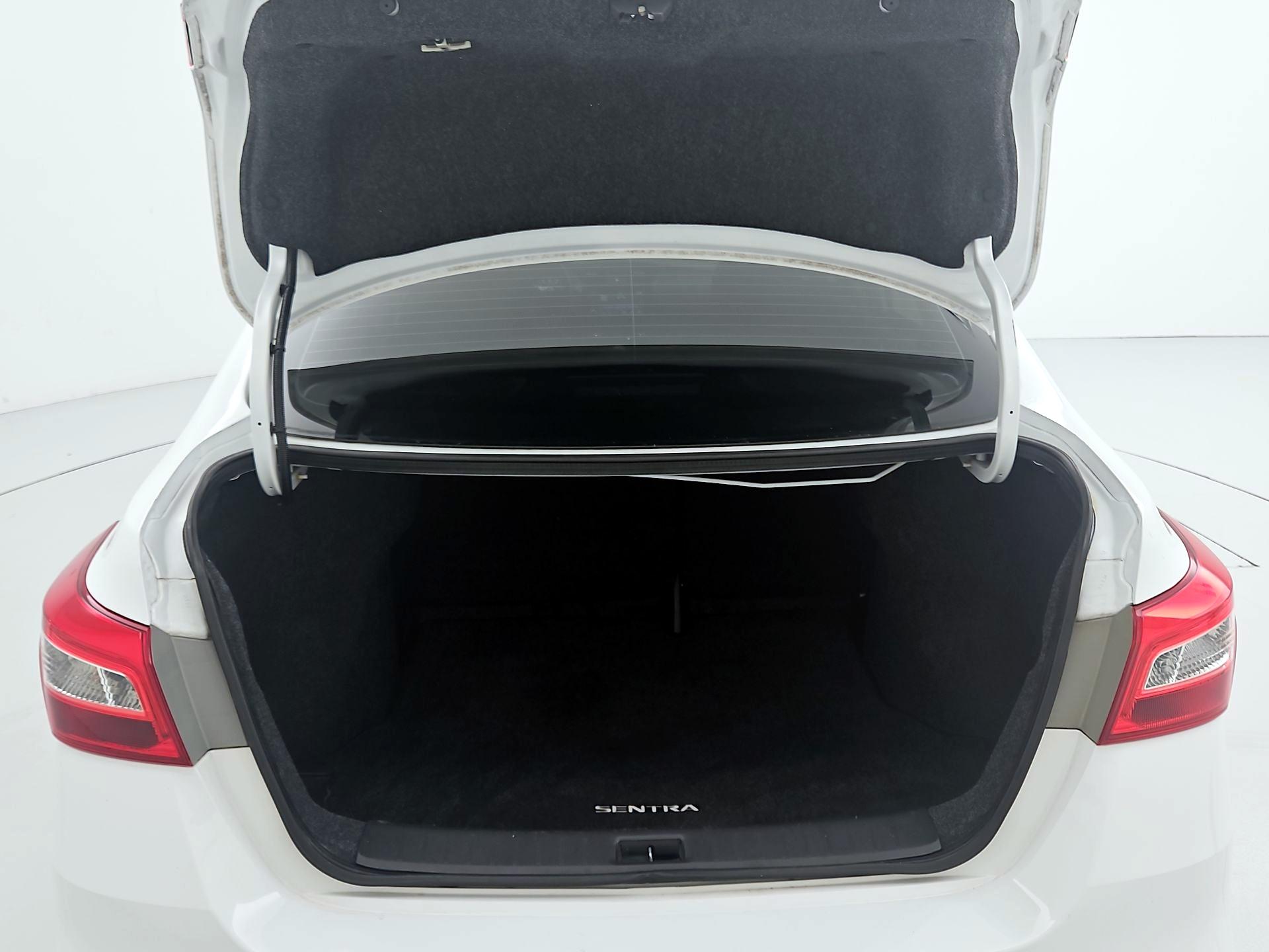 Thumbnail: 2019 Nissan Sentra - 20
