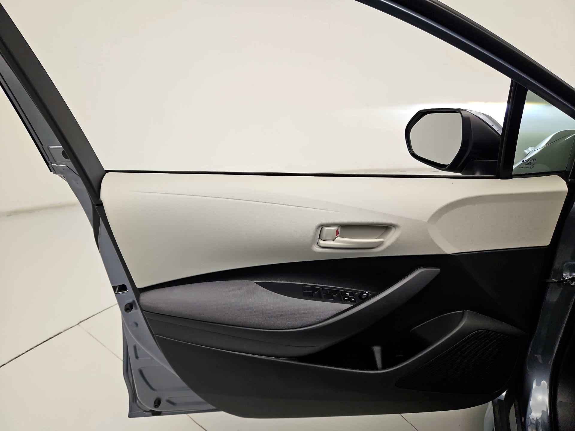 Thumbnail: 2023 Toyota Corolla - 12