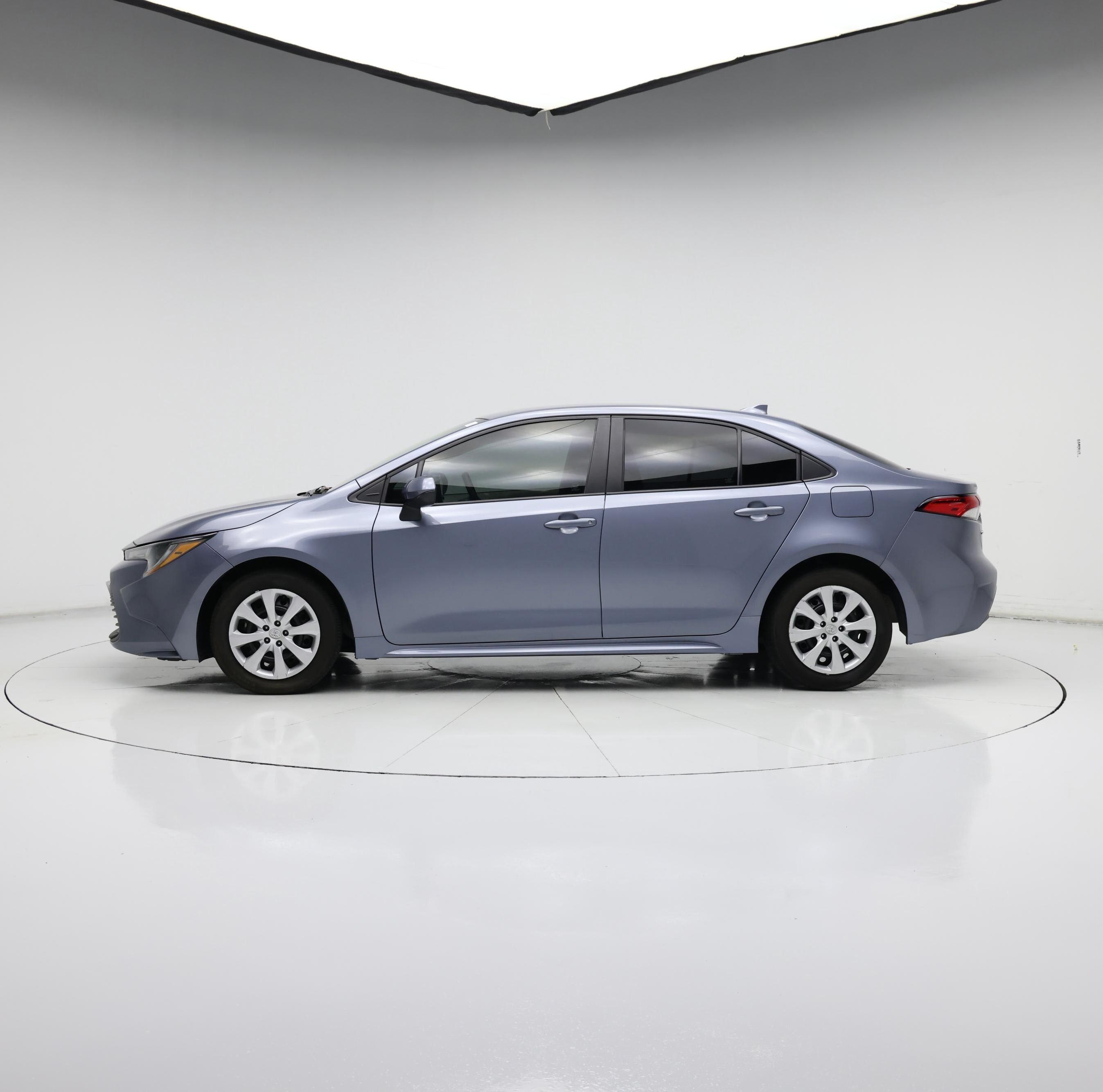 Thumbnail: 2023 Toyota Corolla - 3