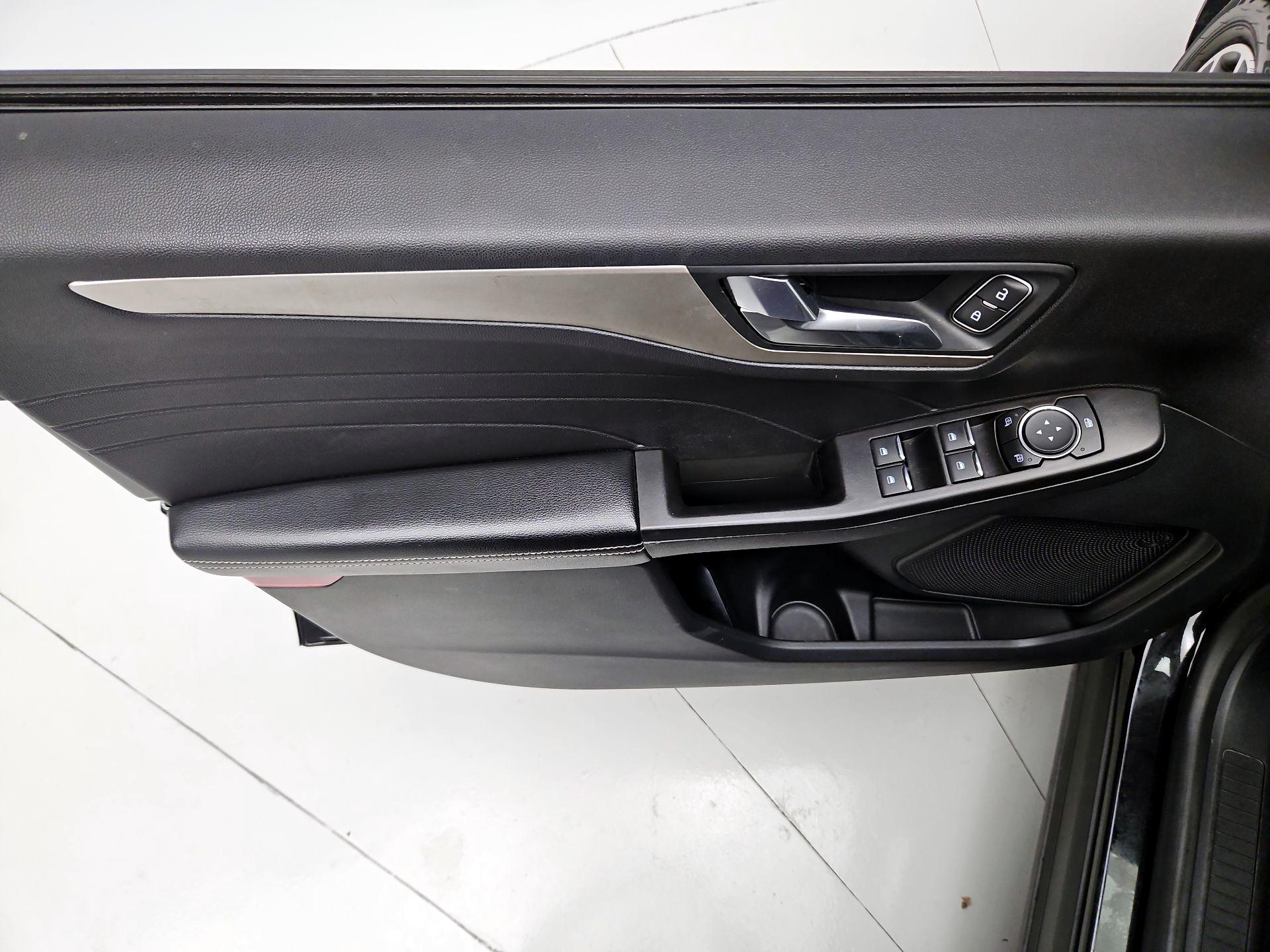 Thumbnail: 2021 Ford Escape - 12