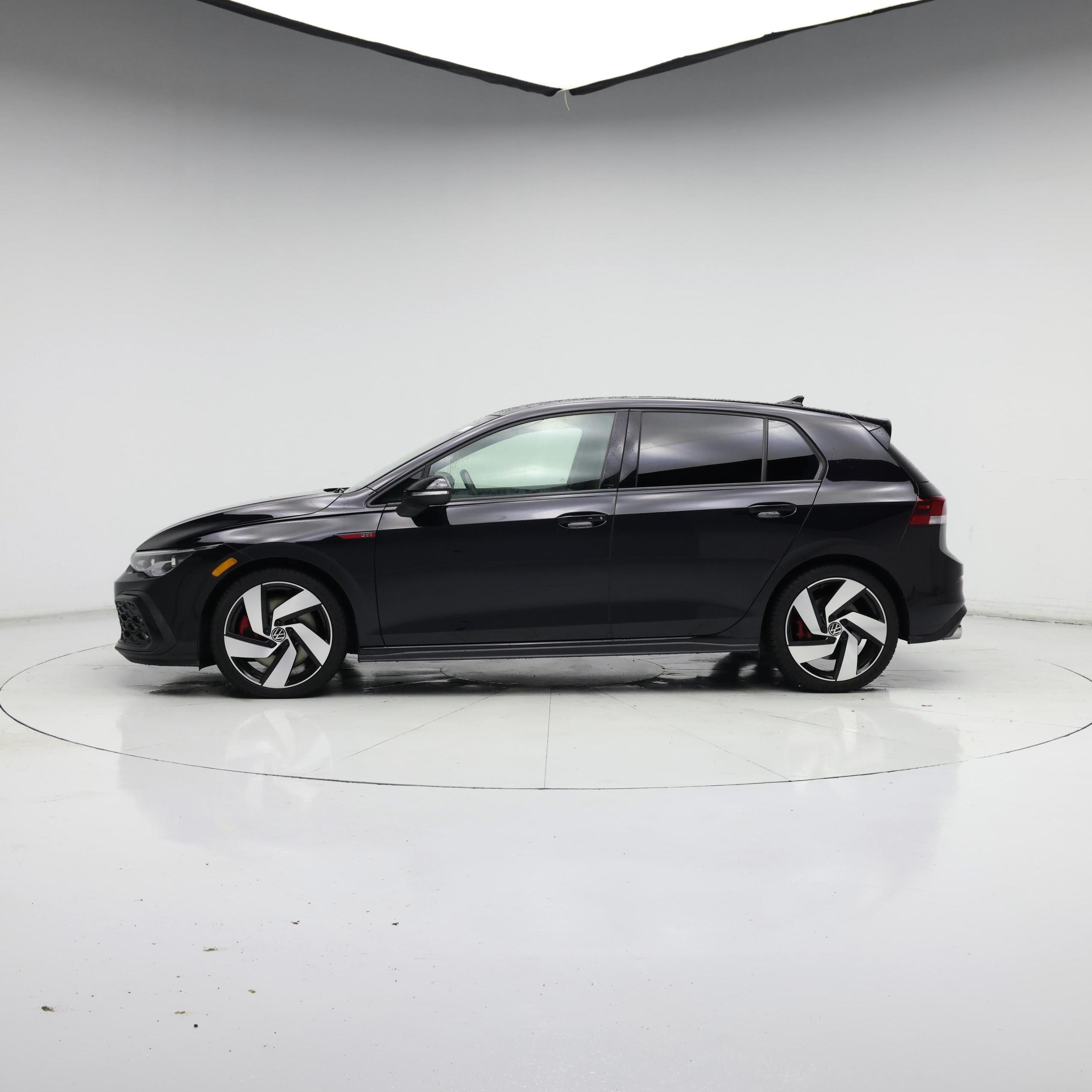Thumbnail: 2023 Volkswagen Golf - 3