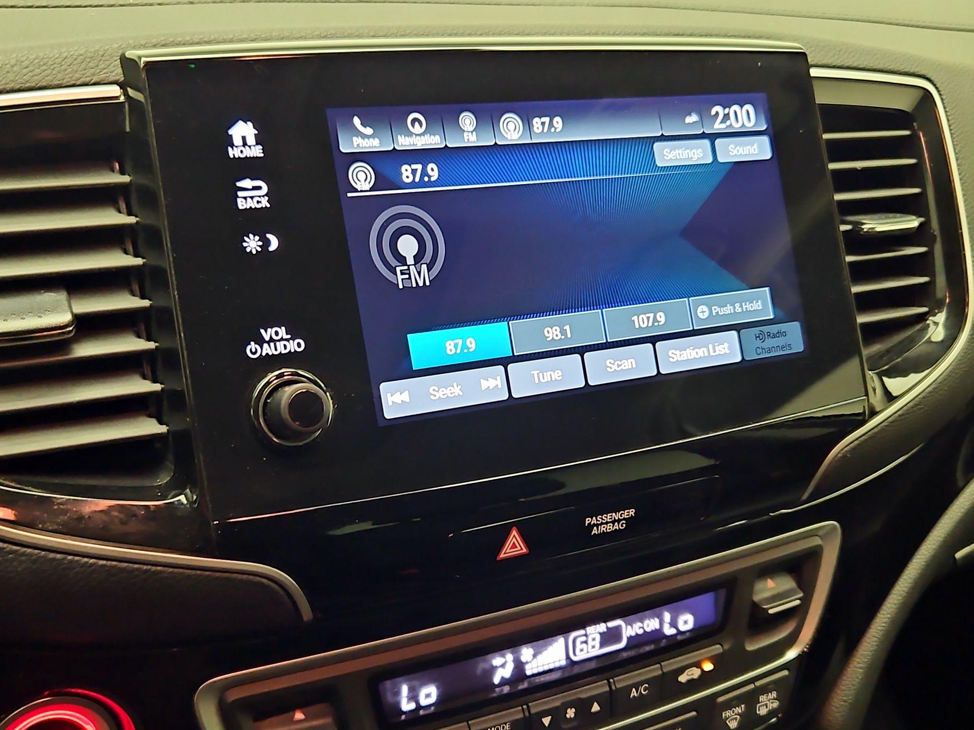 Thumbnail: 2019 Honda Pilot - 16