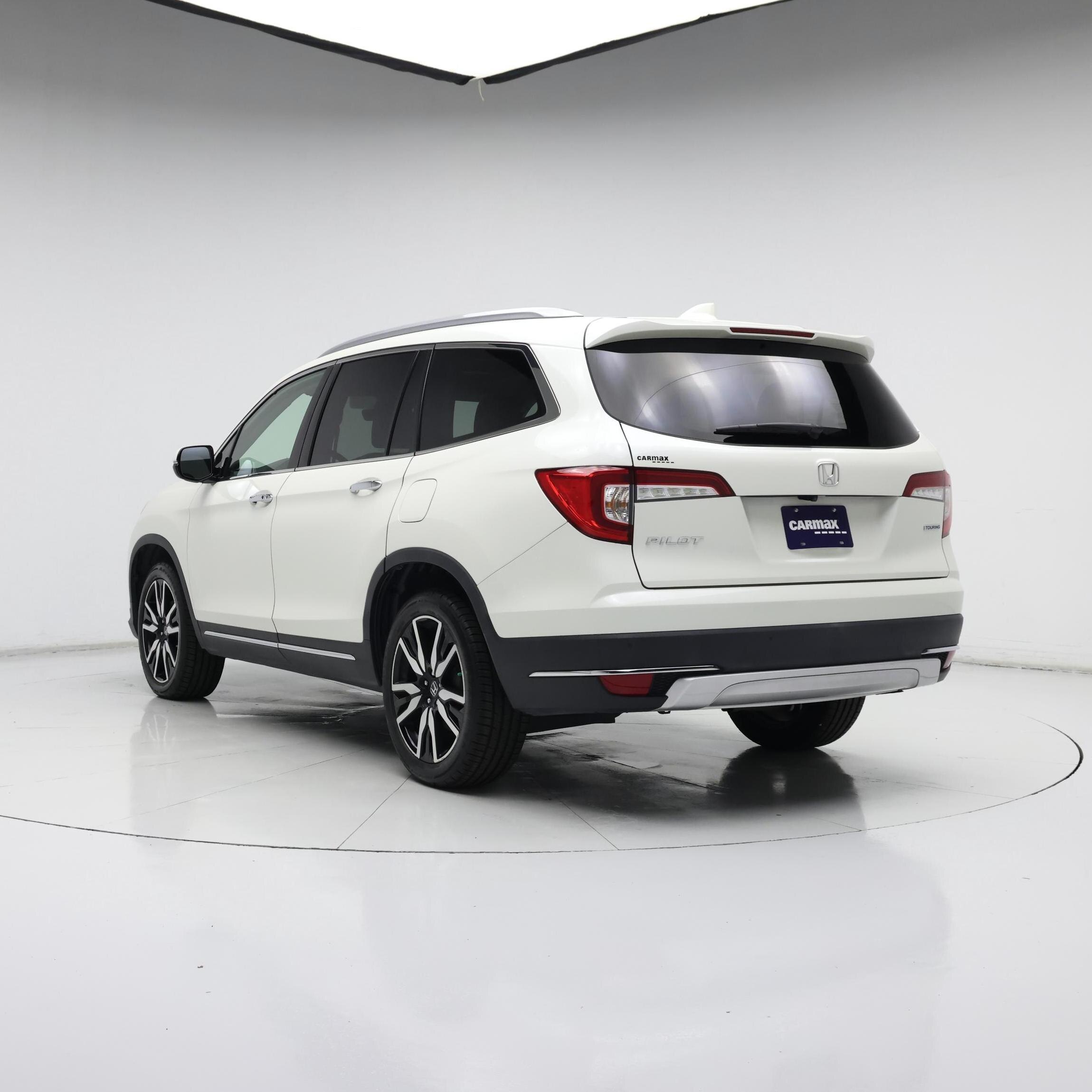 Thumbnail: 2019 Honda Pilot - 2