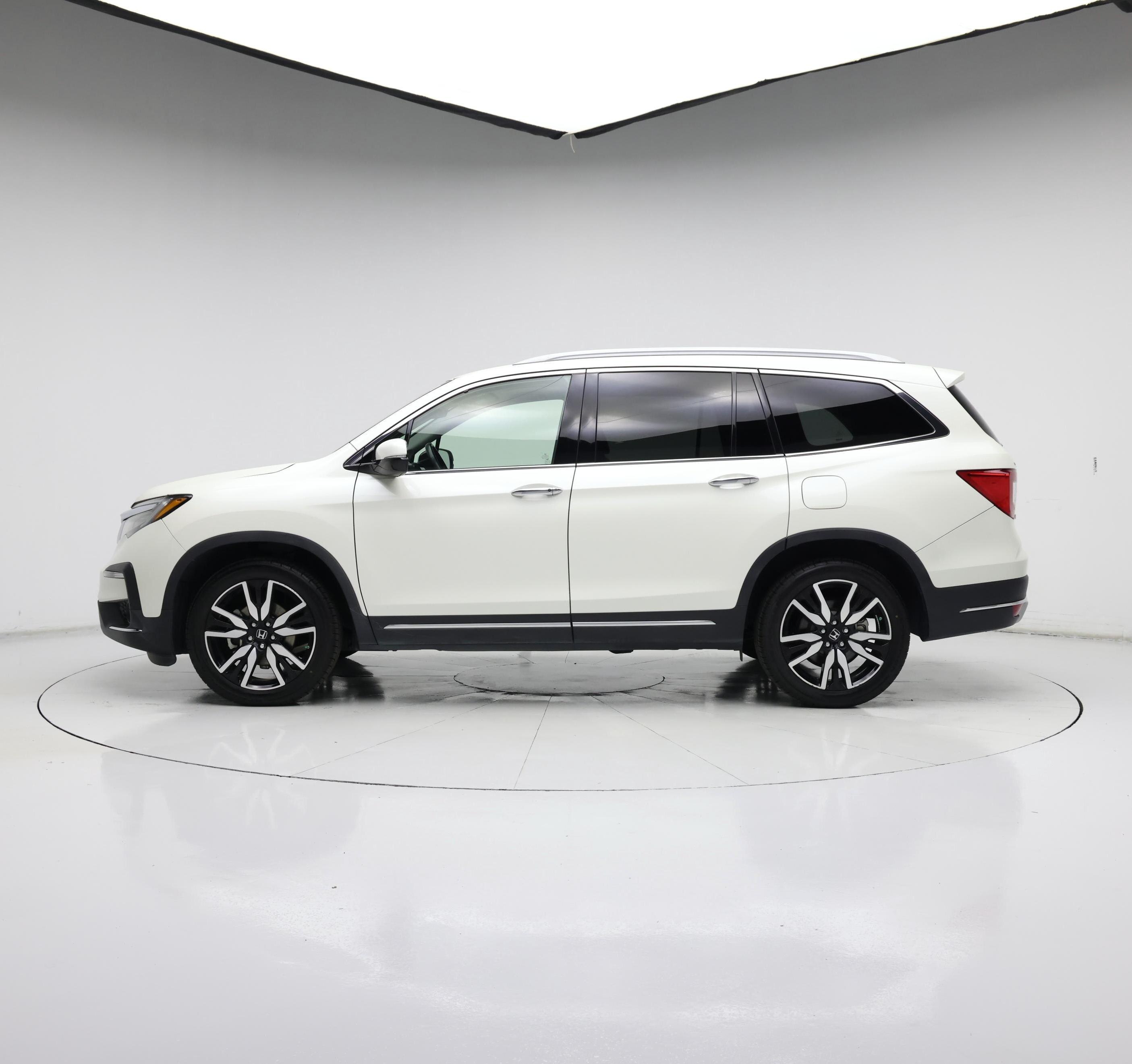 Thumbnail: 2019 Honda Pilot - 3
