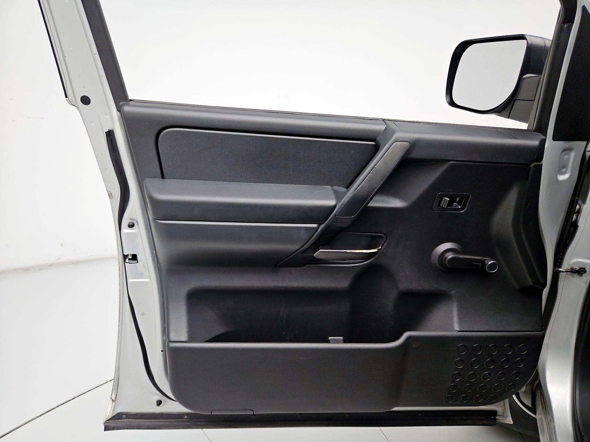 Thumbnail: 2013 Nissan Titan - 12