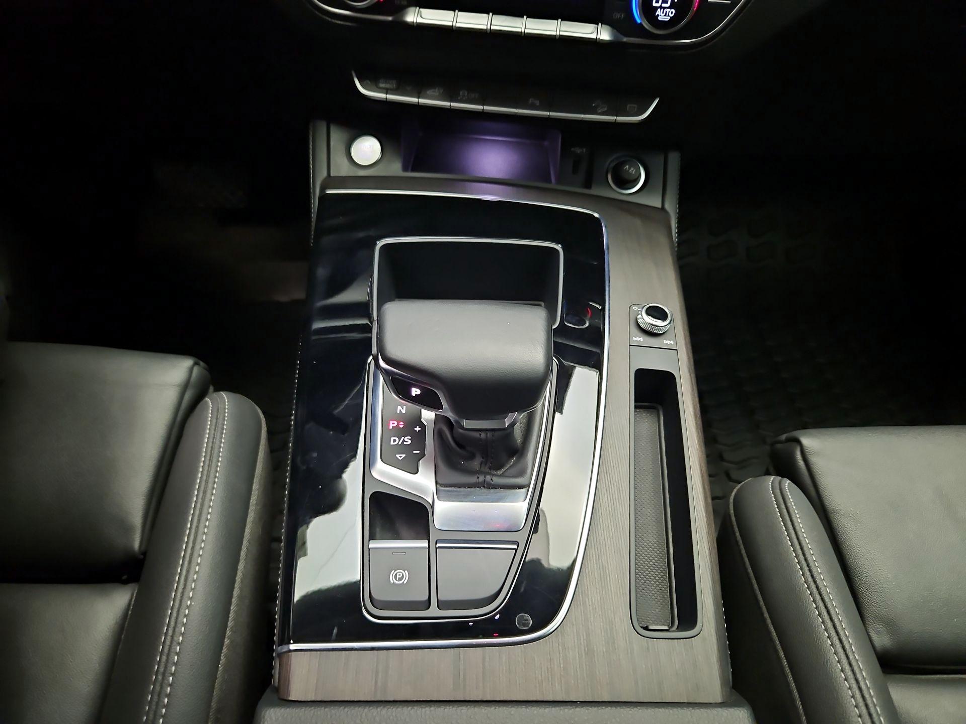 Thumbnail: 2023 Audi Q5 - 16