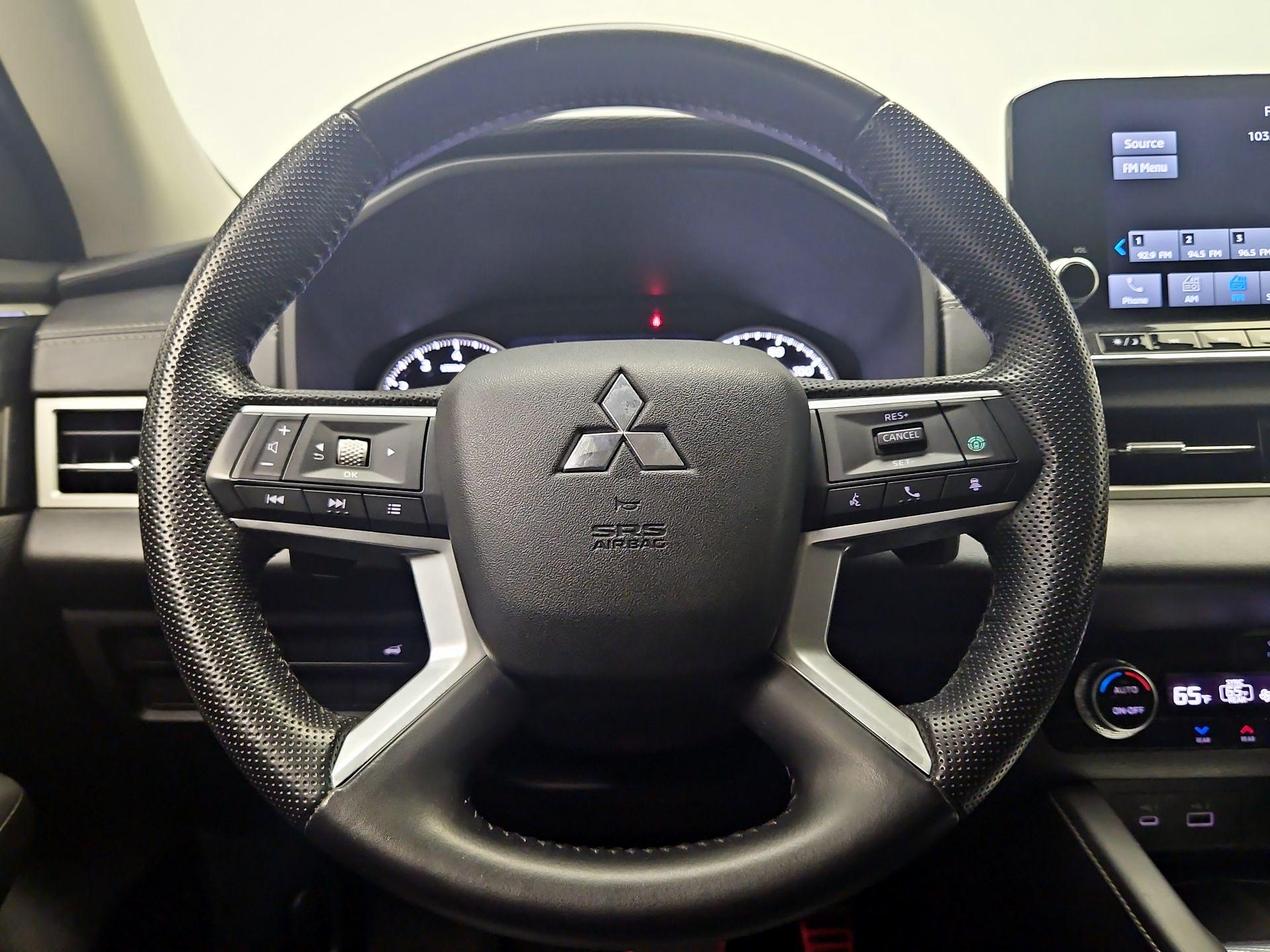 Thumbnail: 2022 Mitsubishi Outlander - 10