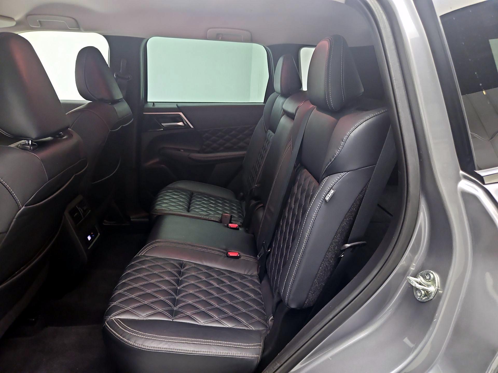Thumbnail: 2022 Mitsubishi Outlander - 20