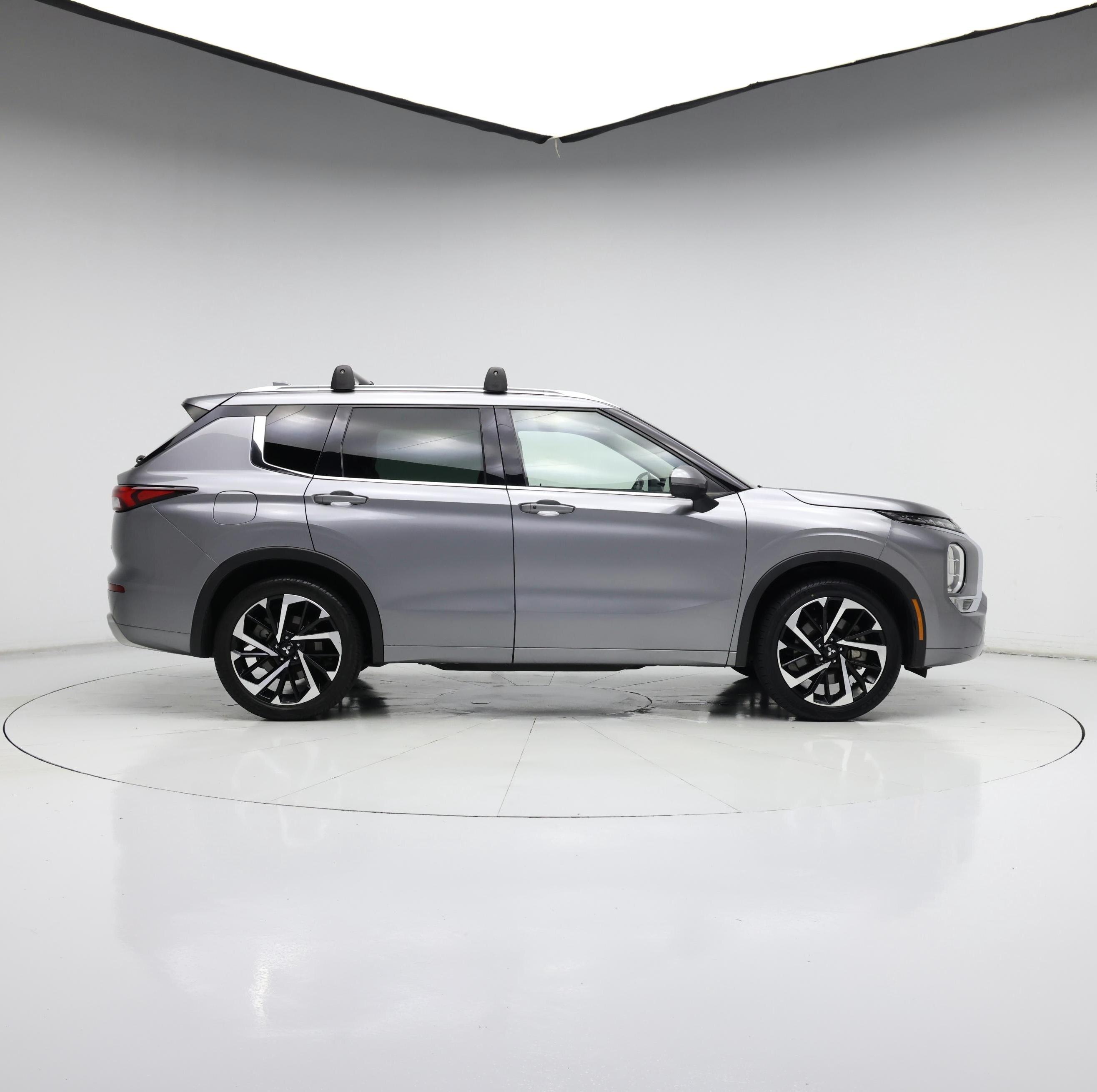 Thumbnail: 2022 Mitsubishi Outlander - 7