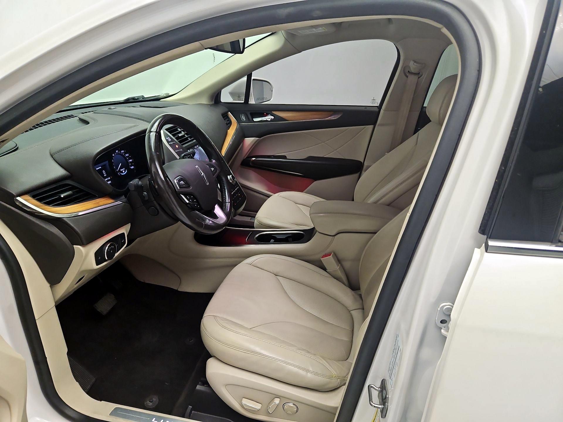 Thumbnail: 2019 Lincoln MKC - 11