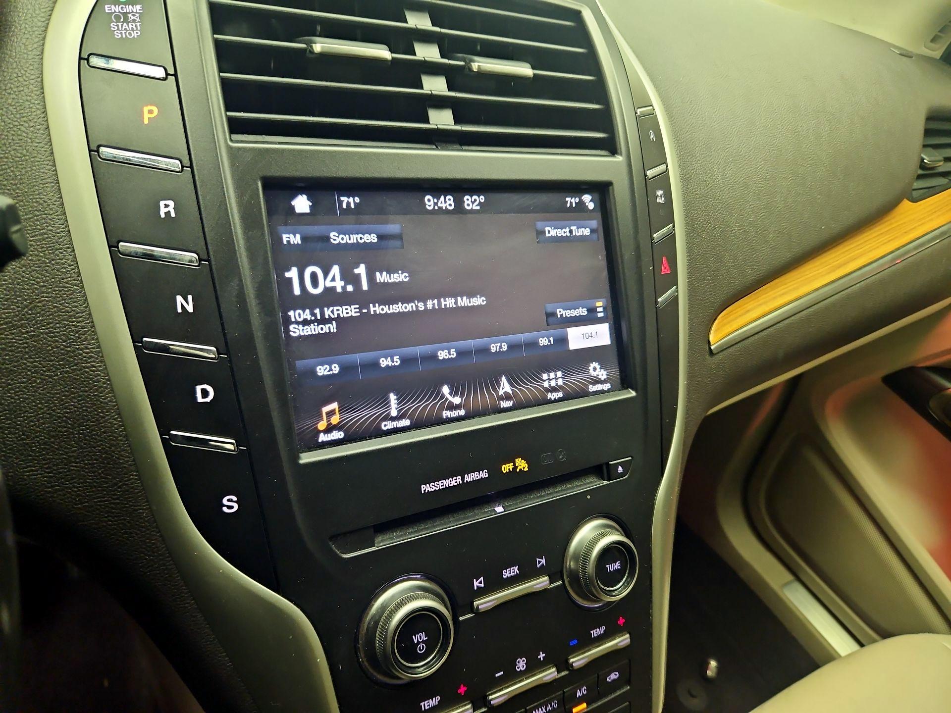 Thumbnail: 2019 Lincoln MKC - 16