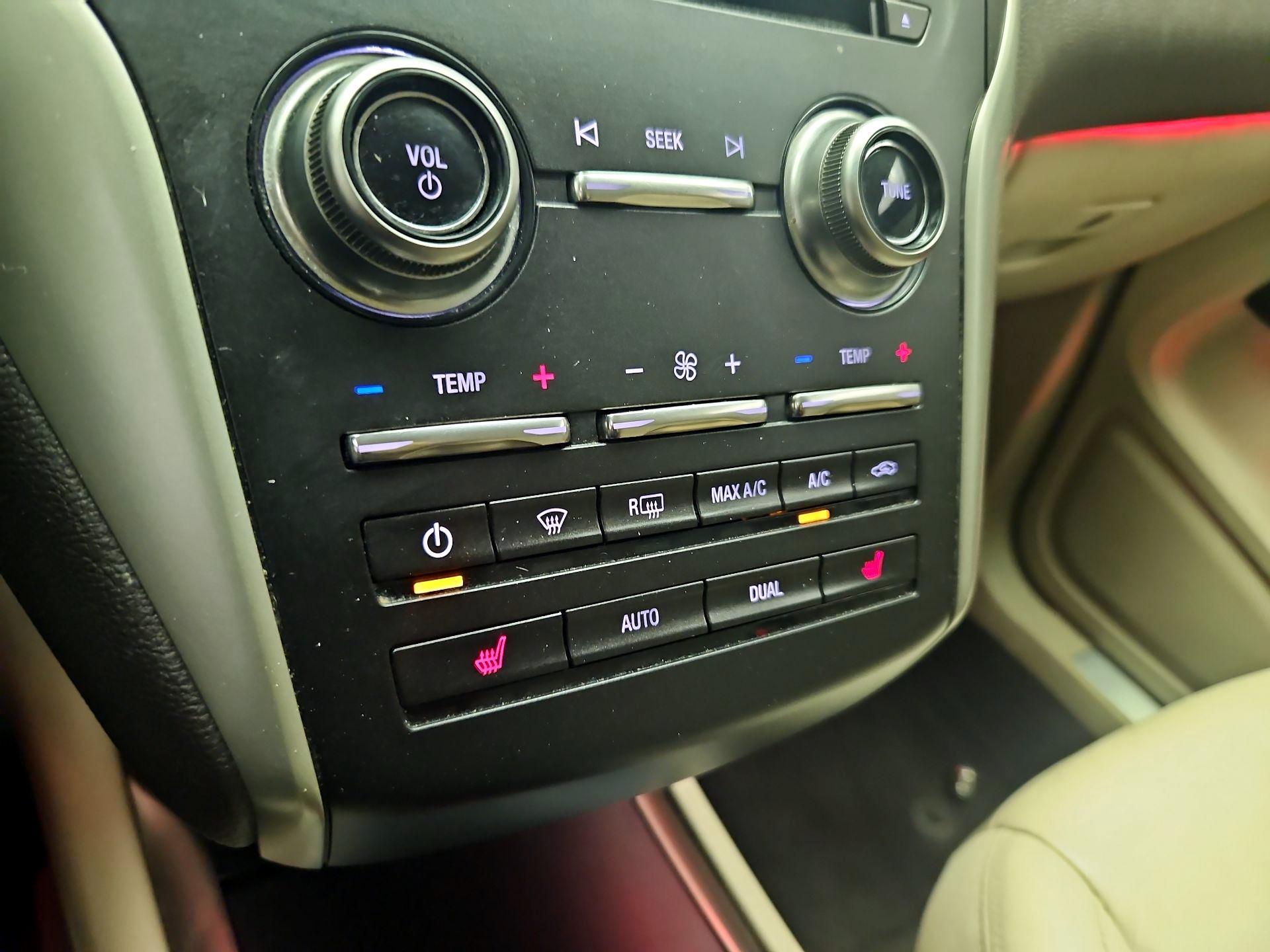 Thumbnail: 2019 Lincoln MKC - 17