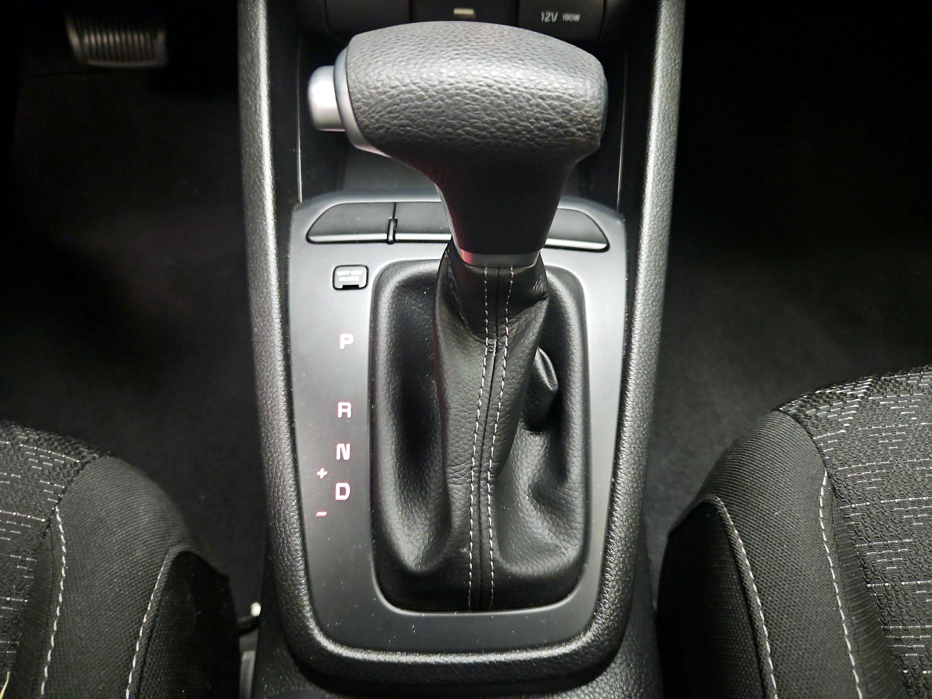 Thumbnail: 2023 Kia Rio - 17