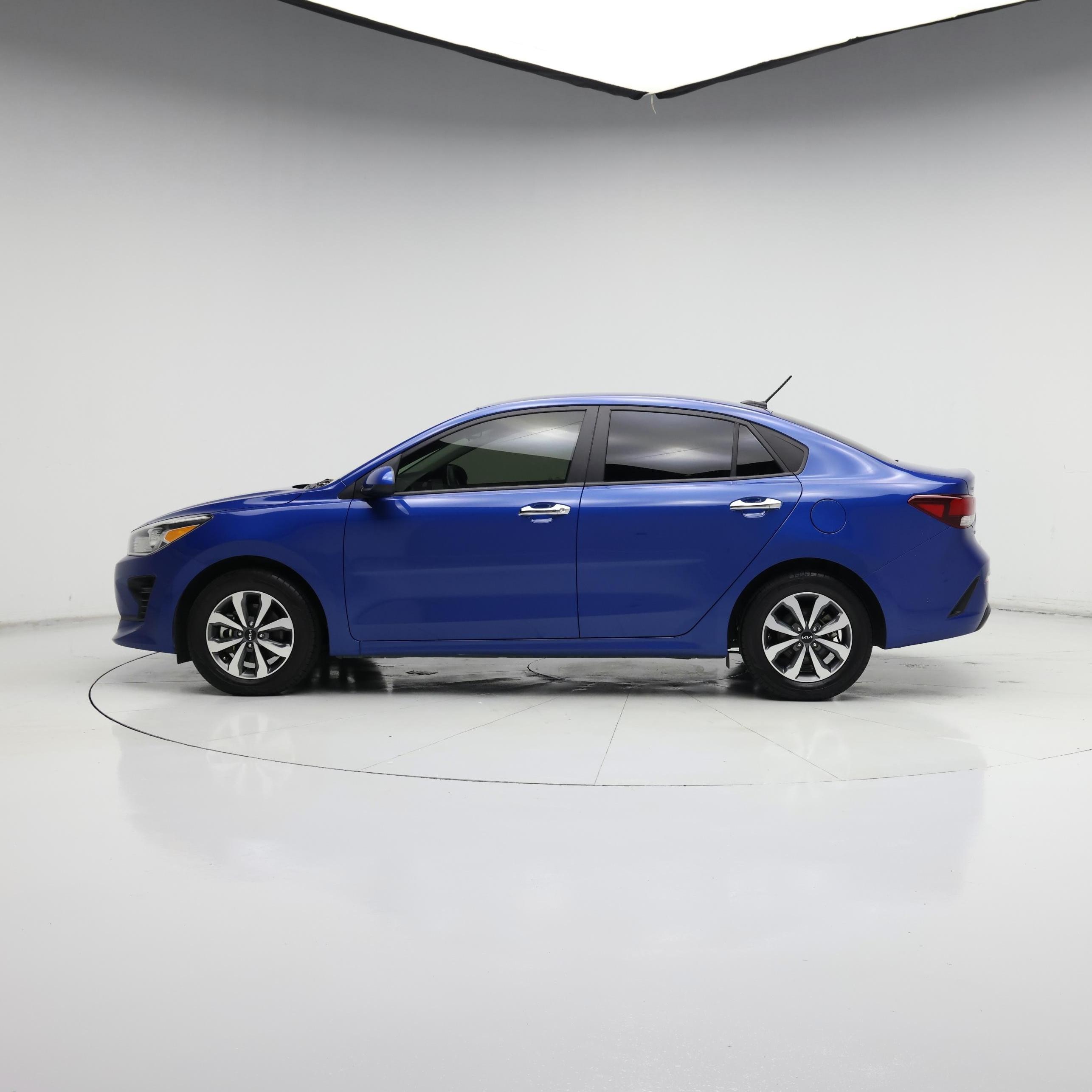 Thumbnail: 2023 Kia Rio - 3
